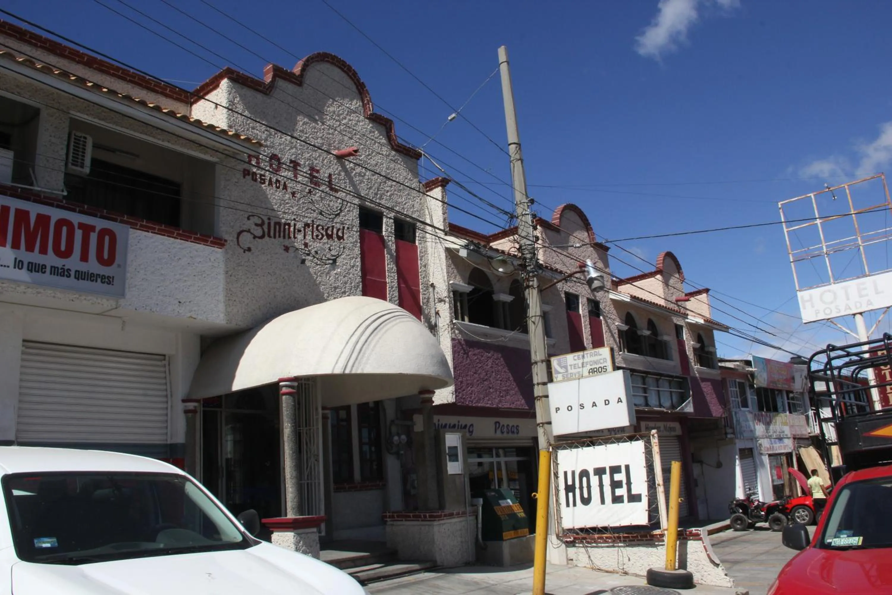Property building in PENINSULA STAYS Executive Hotel