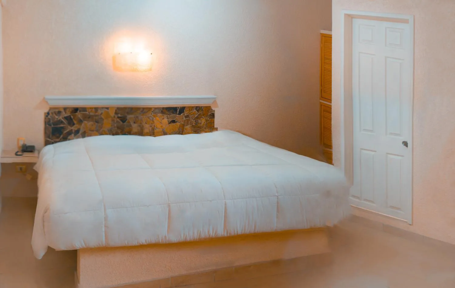 PENINSULA STAYS Executive Hotel