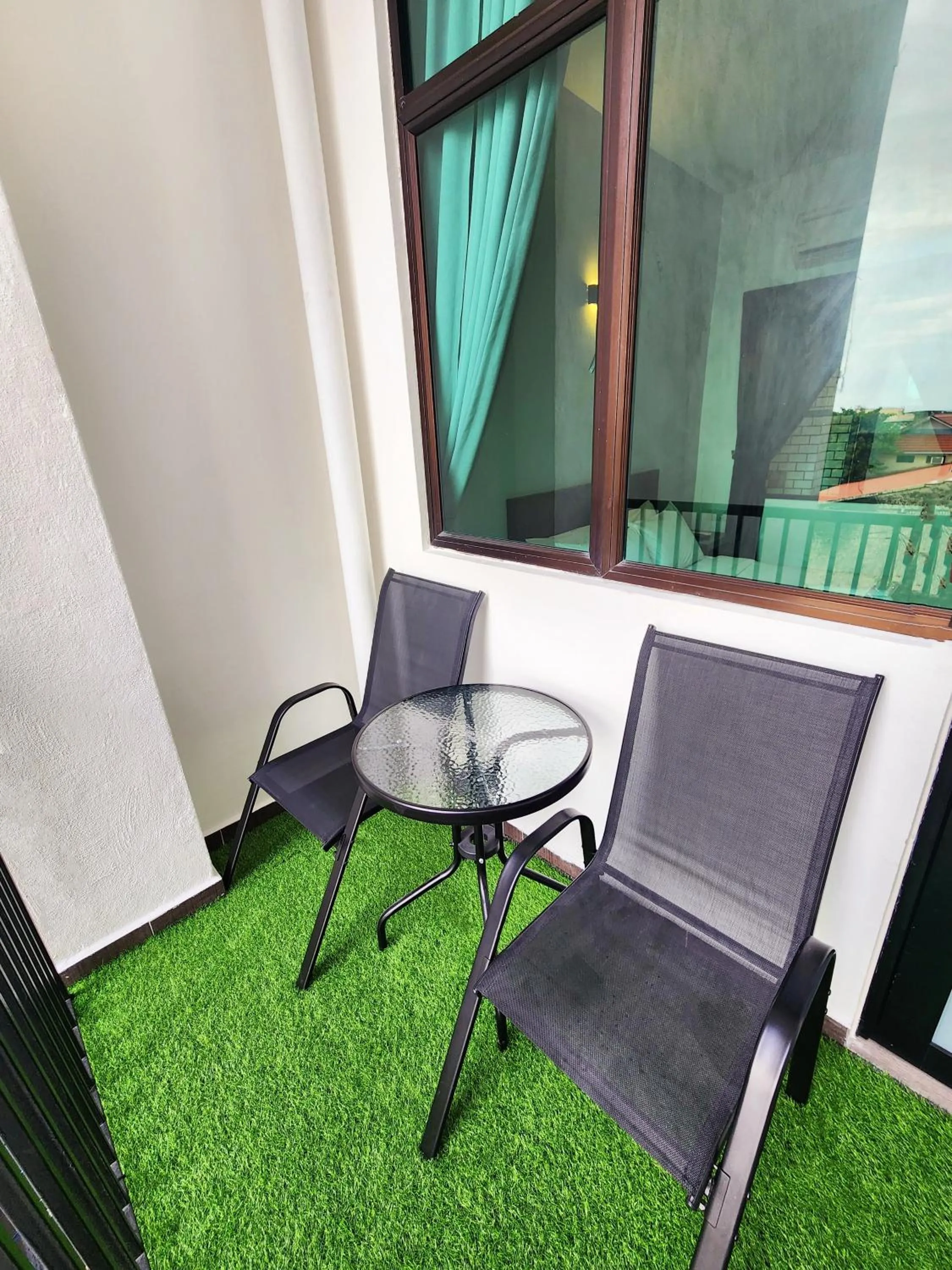 Day in Georgetown Inn by Sky Hive