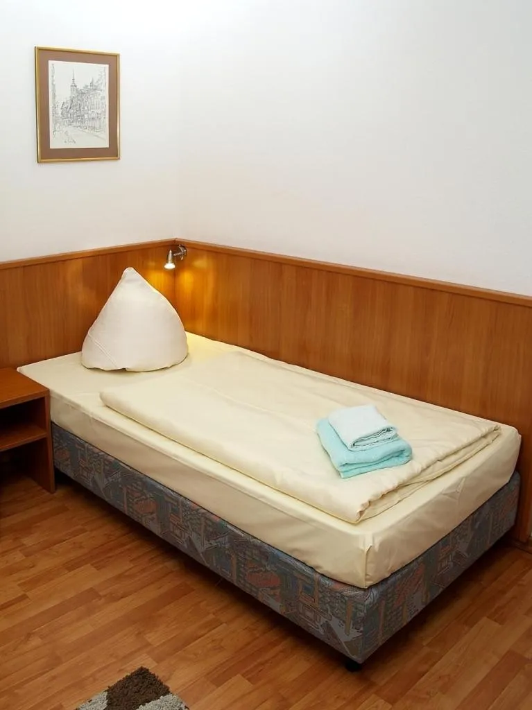 Photo of the whole room, Bed in Altstadthotel Wienecke