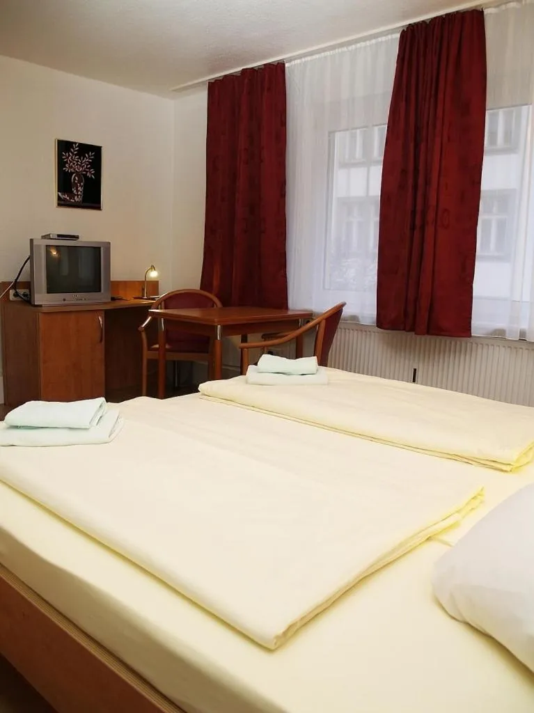Photo of the whole room, Bed in Altstadthotel Wienecke