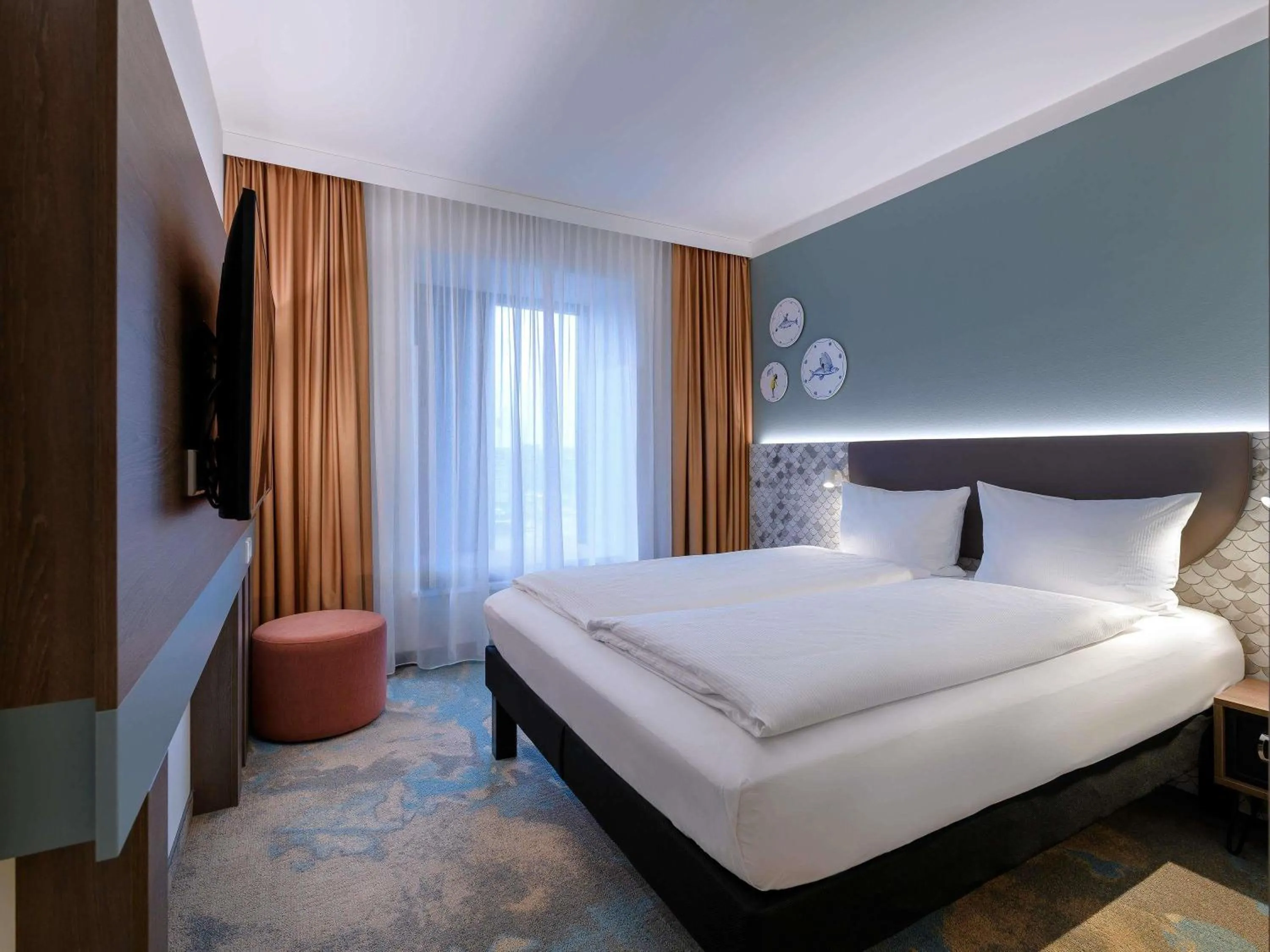 Property building, Bed in ibis Styles Kiel City