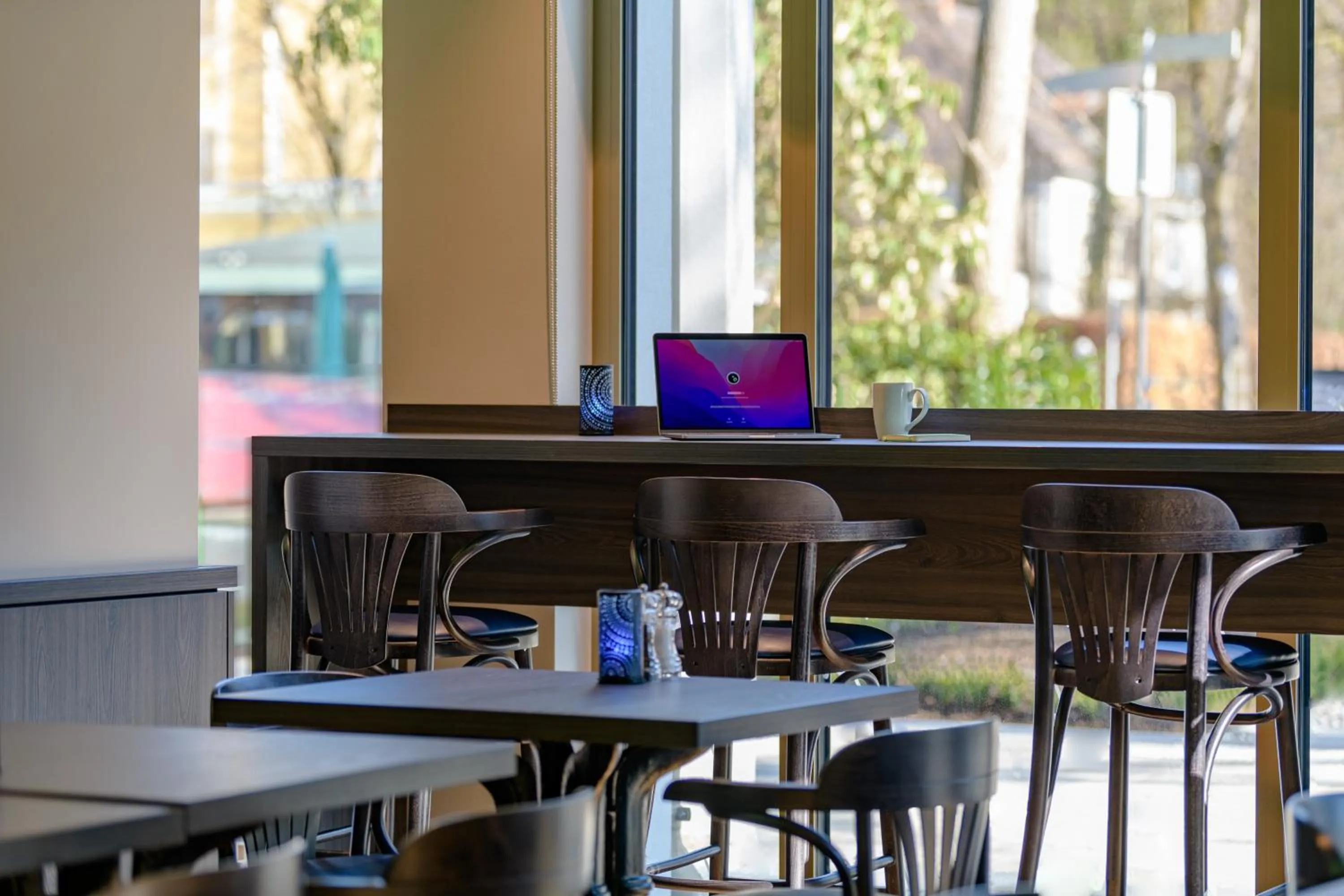Seating area in ibis Styles Bad Reichenhall