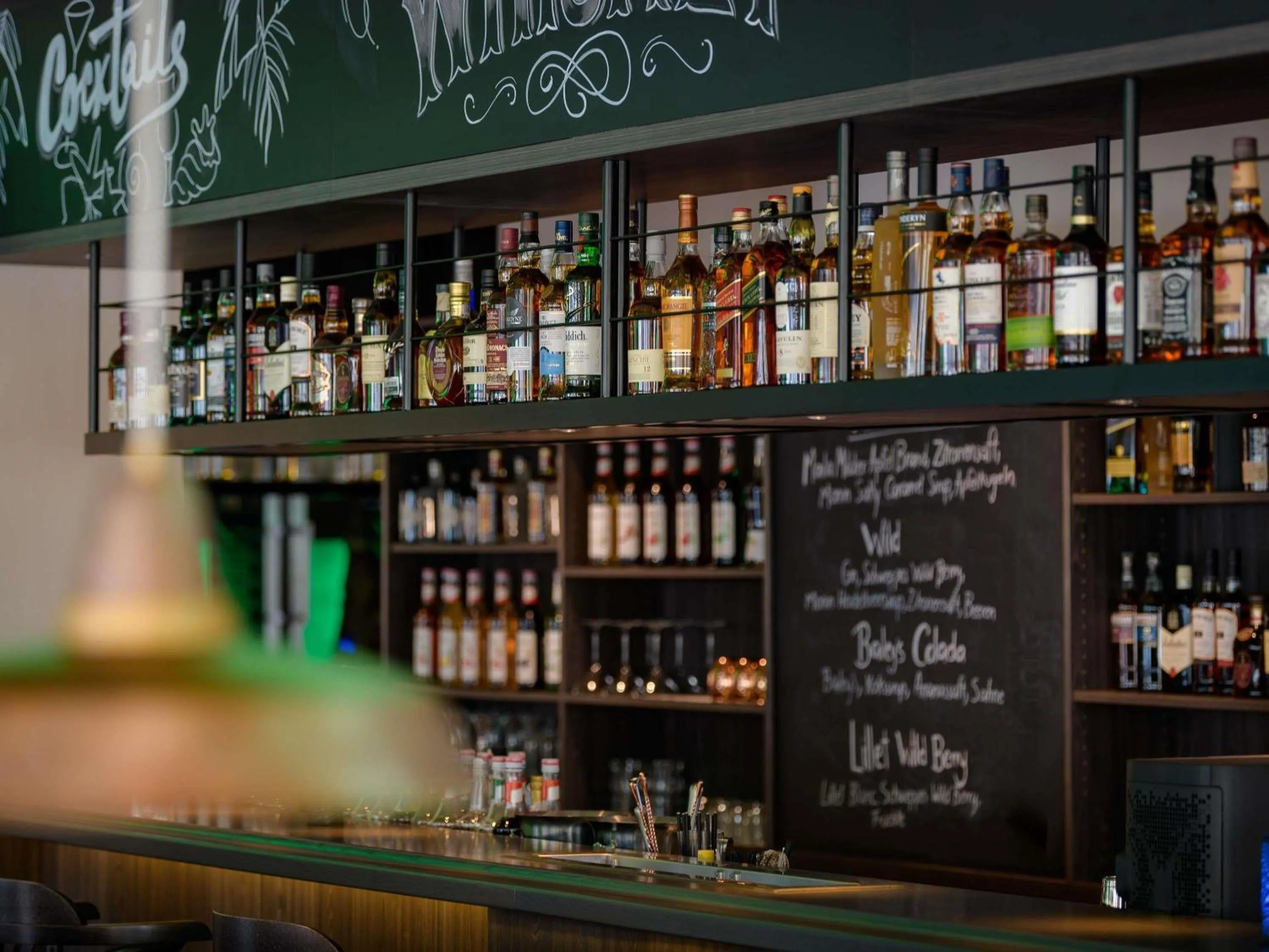 Lounge or bar in ibis Styles Bad Reichenhall