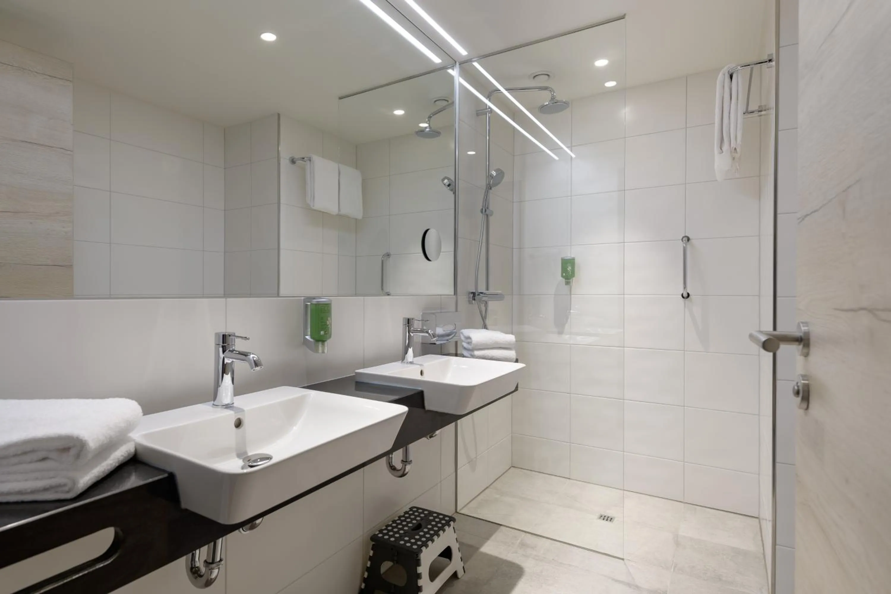 Bathroom in ibis Styles Bad Reichenhall