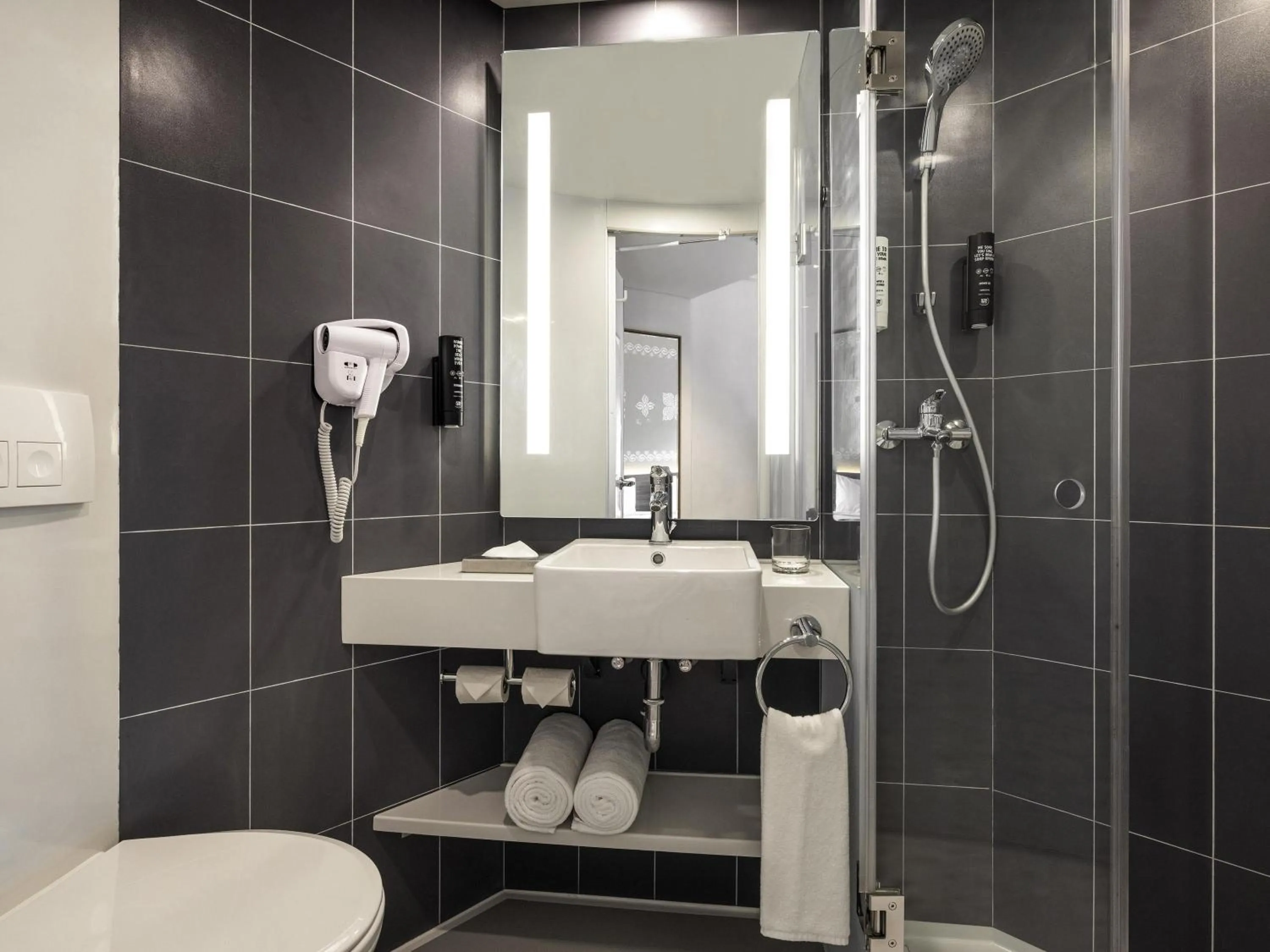 Bedroom in ibis Mumbai Vikhroli - An Accor Brand