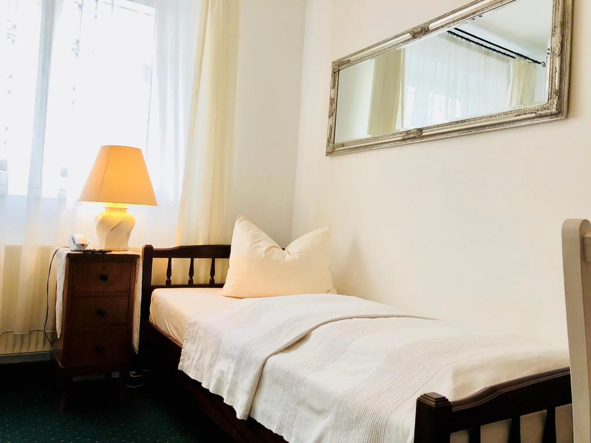 Photo of the whole room, Bed in Hotel Mariahilf München