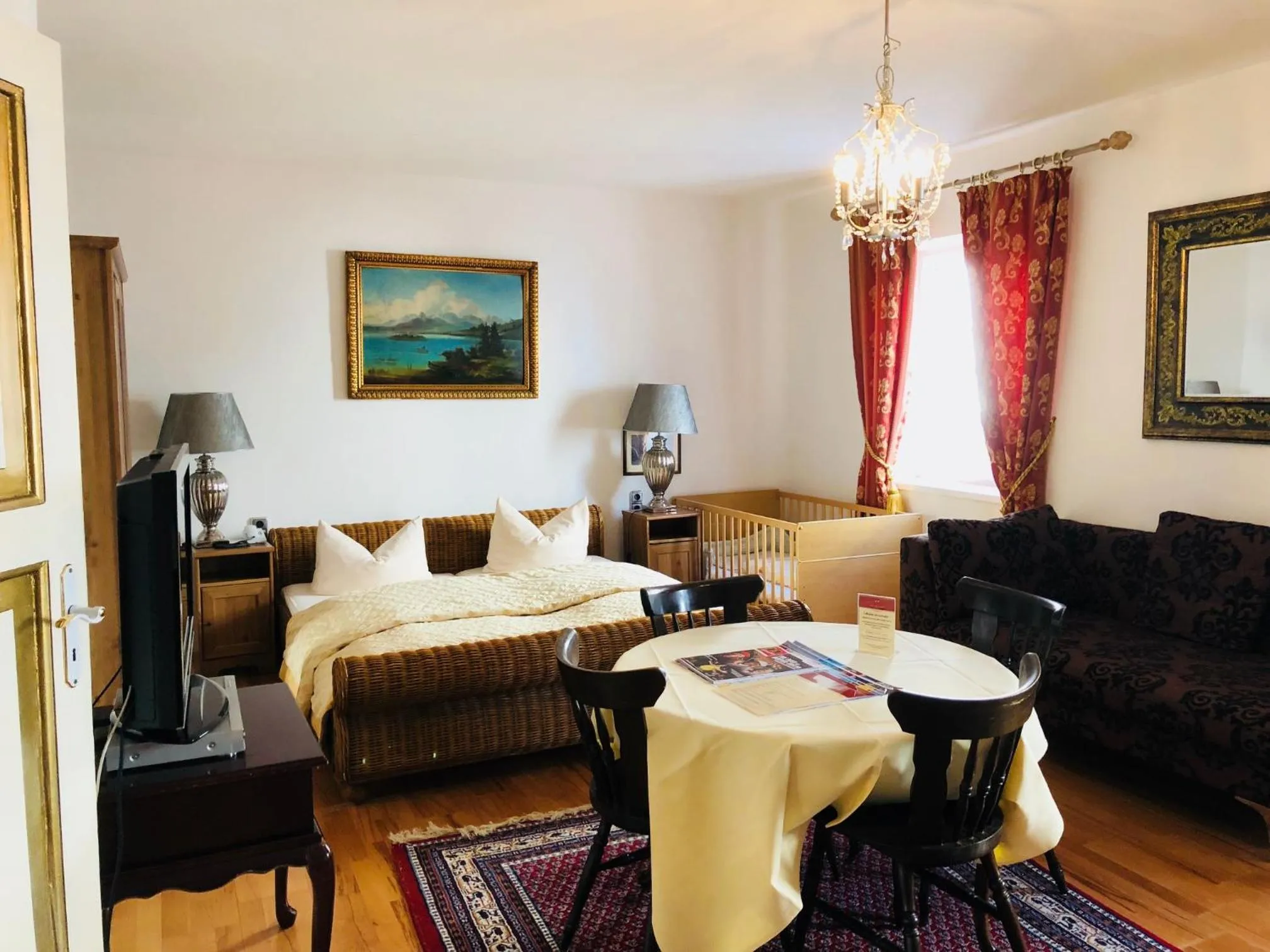 Photo of the whole room, Bed in Hotel Mariahilf München