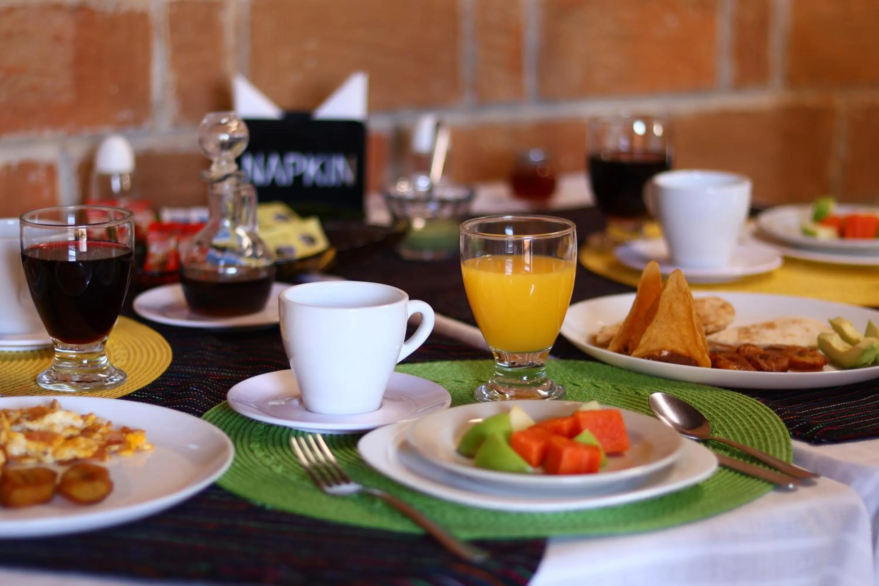 American breakfast in Hotel El Zaguán Histórico