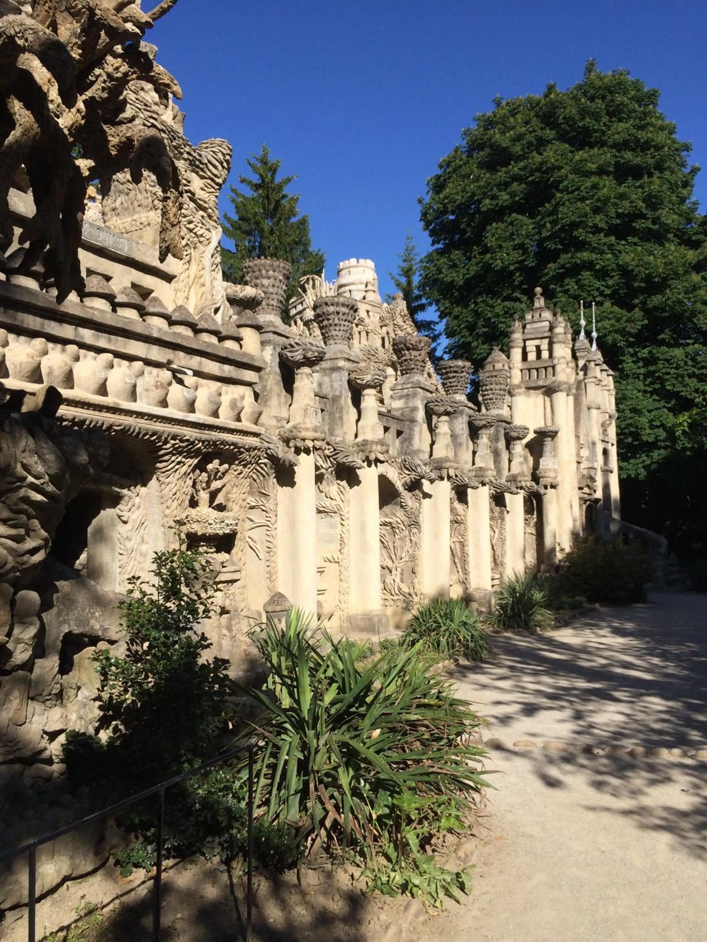 Nearby landmark in Chez L'Antiquaire