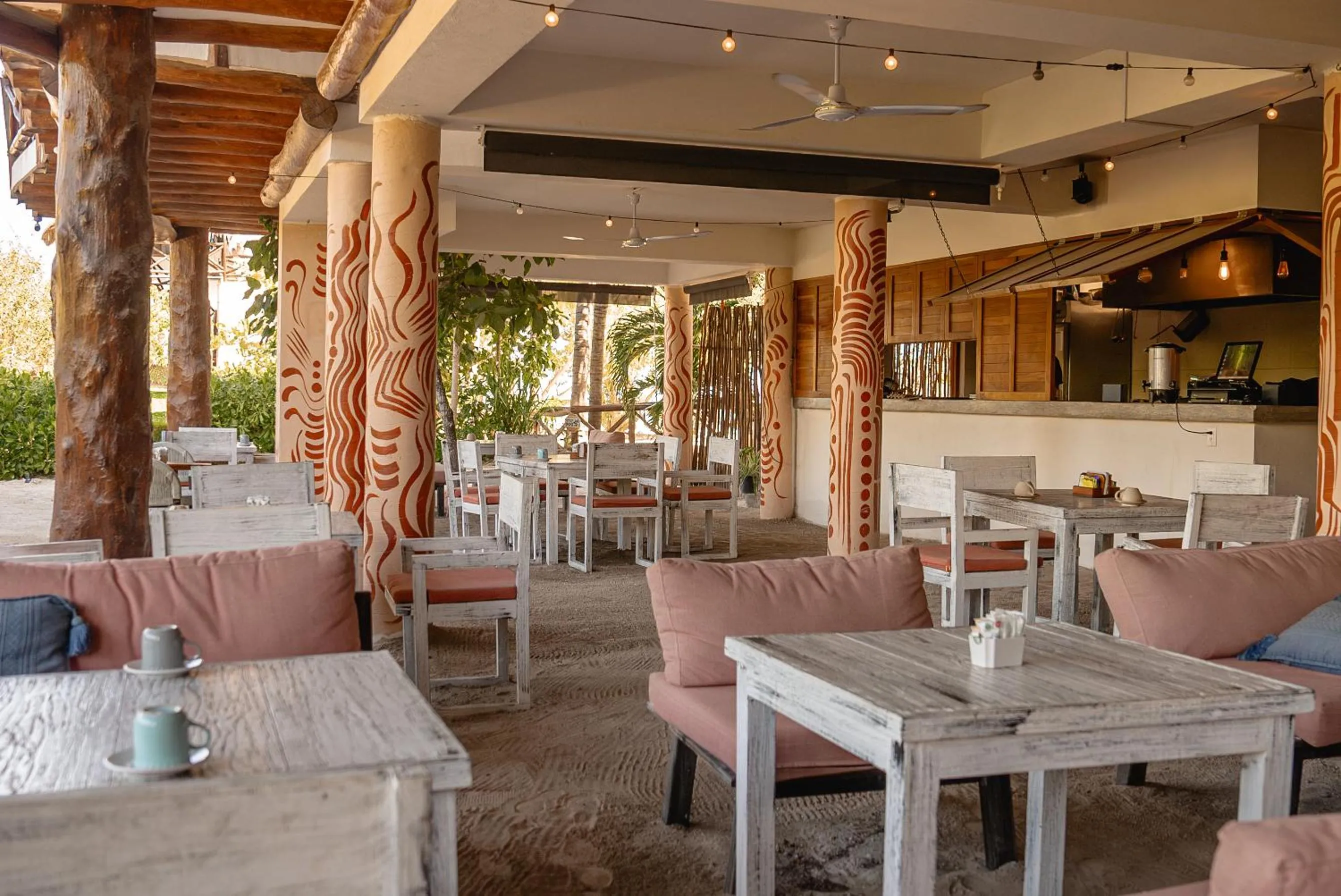 Restaurant/places to eat in Casa Astral Hotel Boutique and Apartments