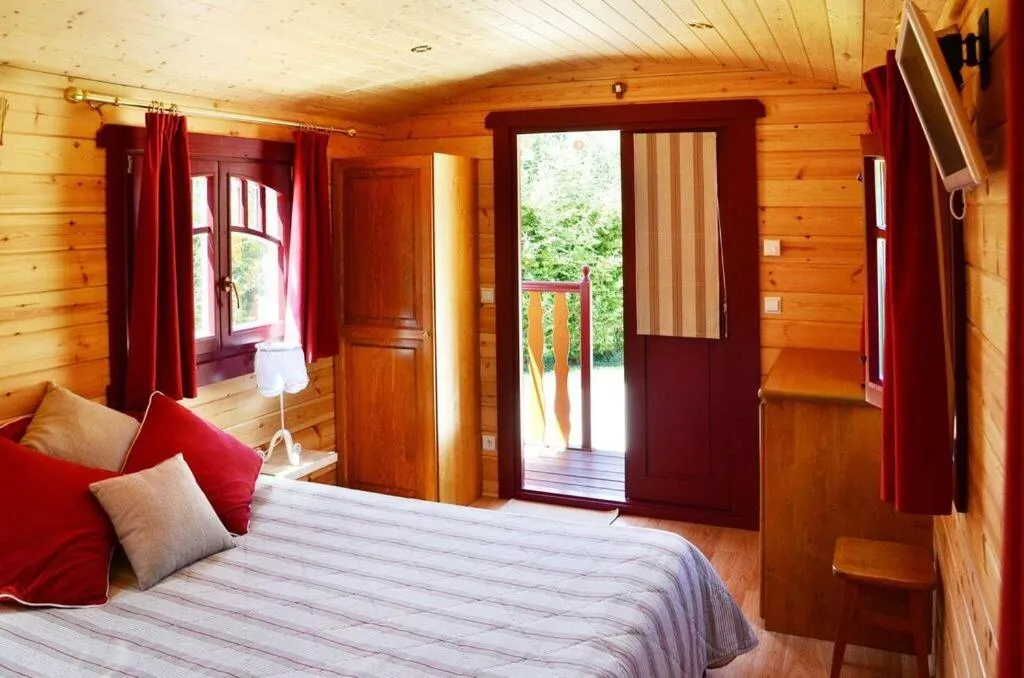 Bedroom, Bed in Logis Hôtel-Restaurant Le Relais