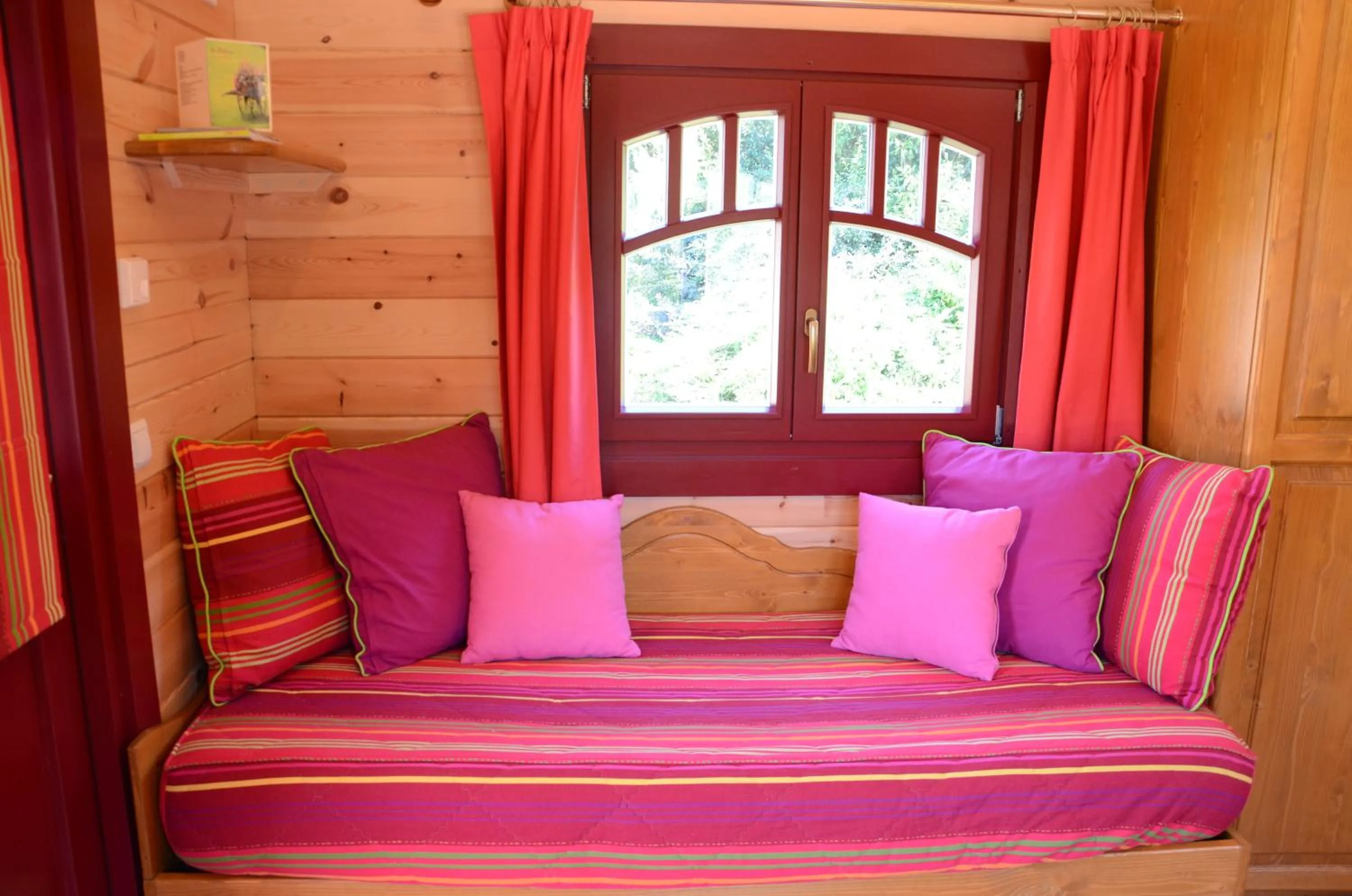 Living room, Bed in Logis Hôtel-Restaurant Le Relais