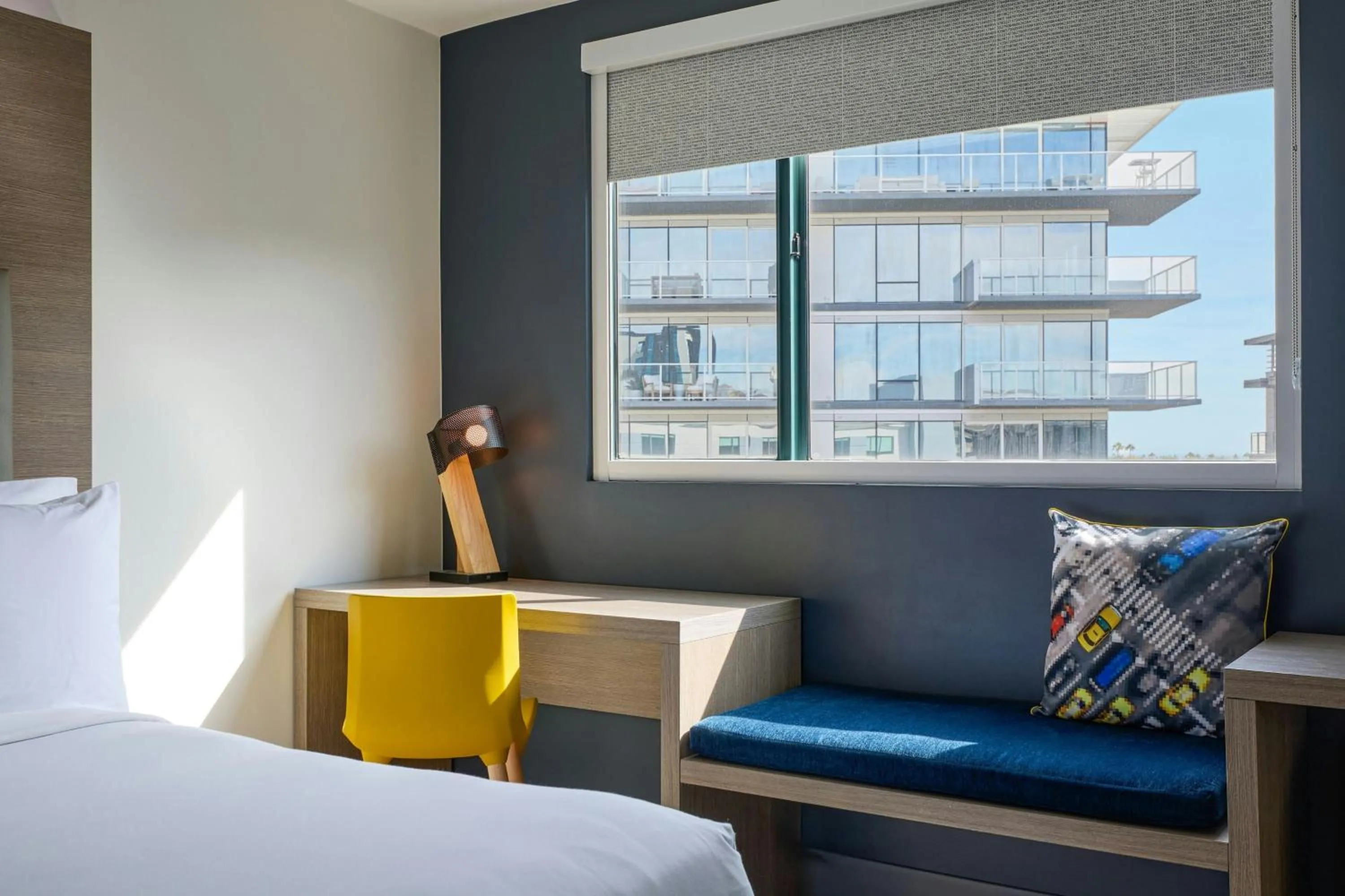 Photo of the whole room, Bed in Aloft Scottsdale