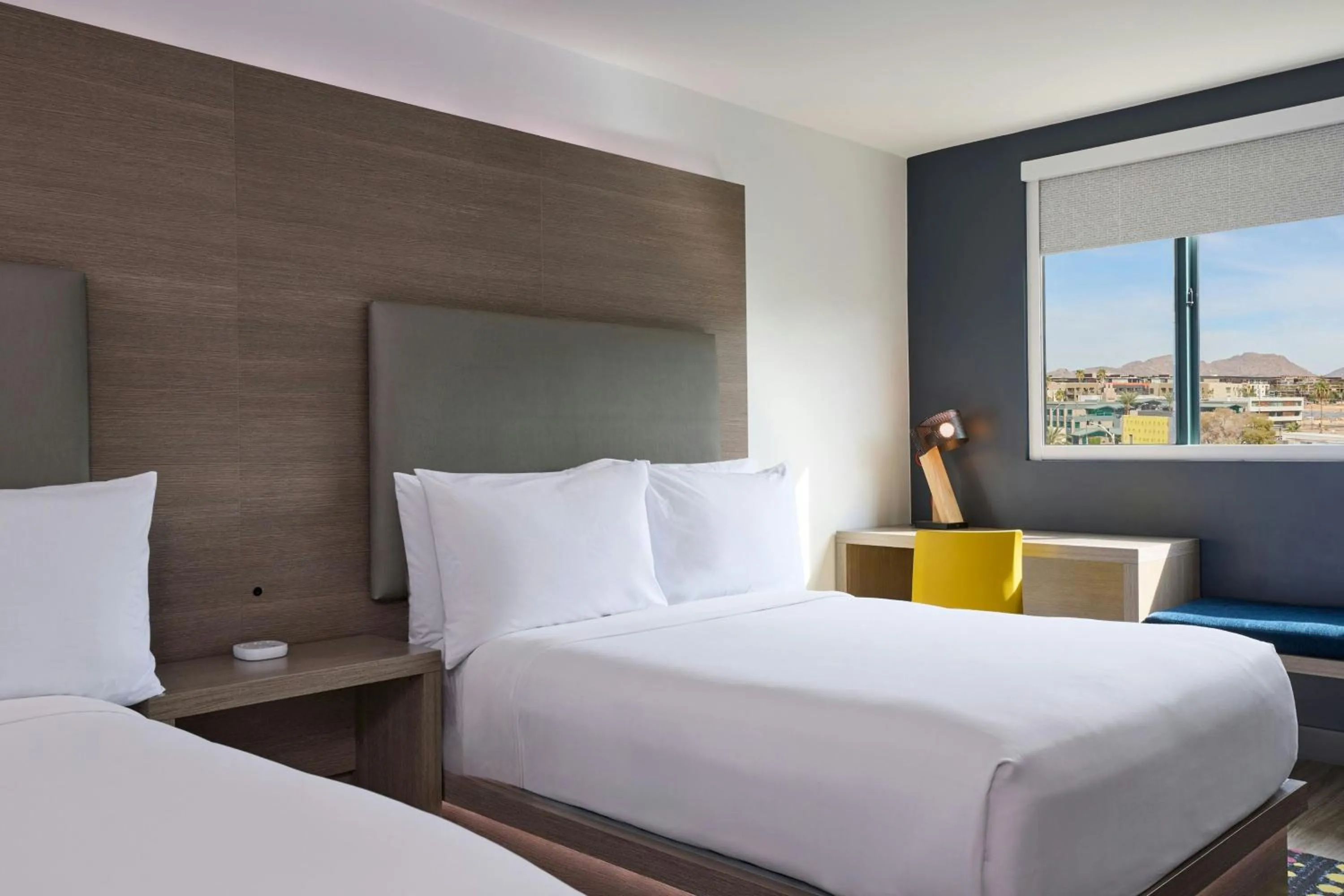 Photo of the whole room, Bed in Aloft Scottsdale