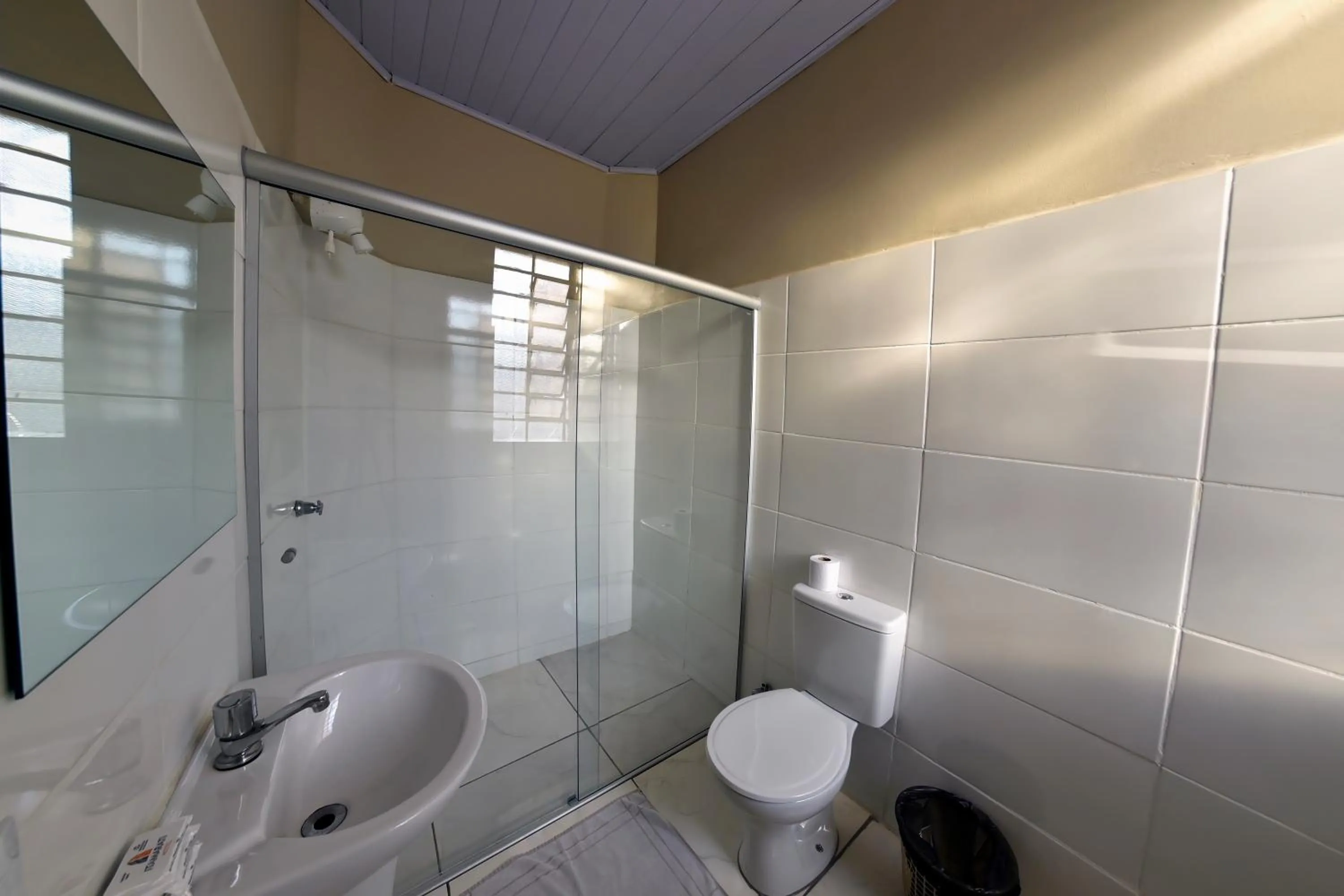 Bathroom in Hotel Itamarati