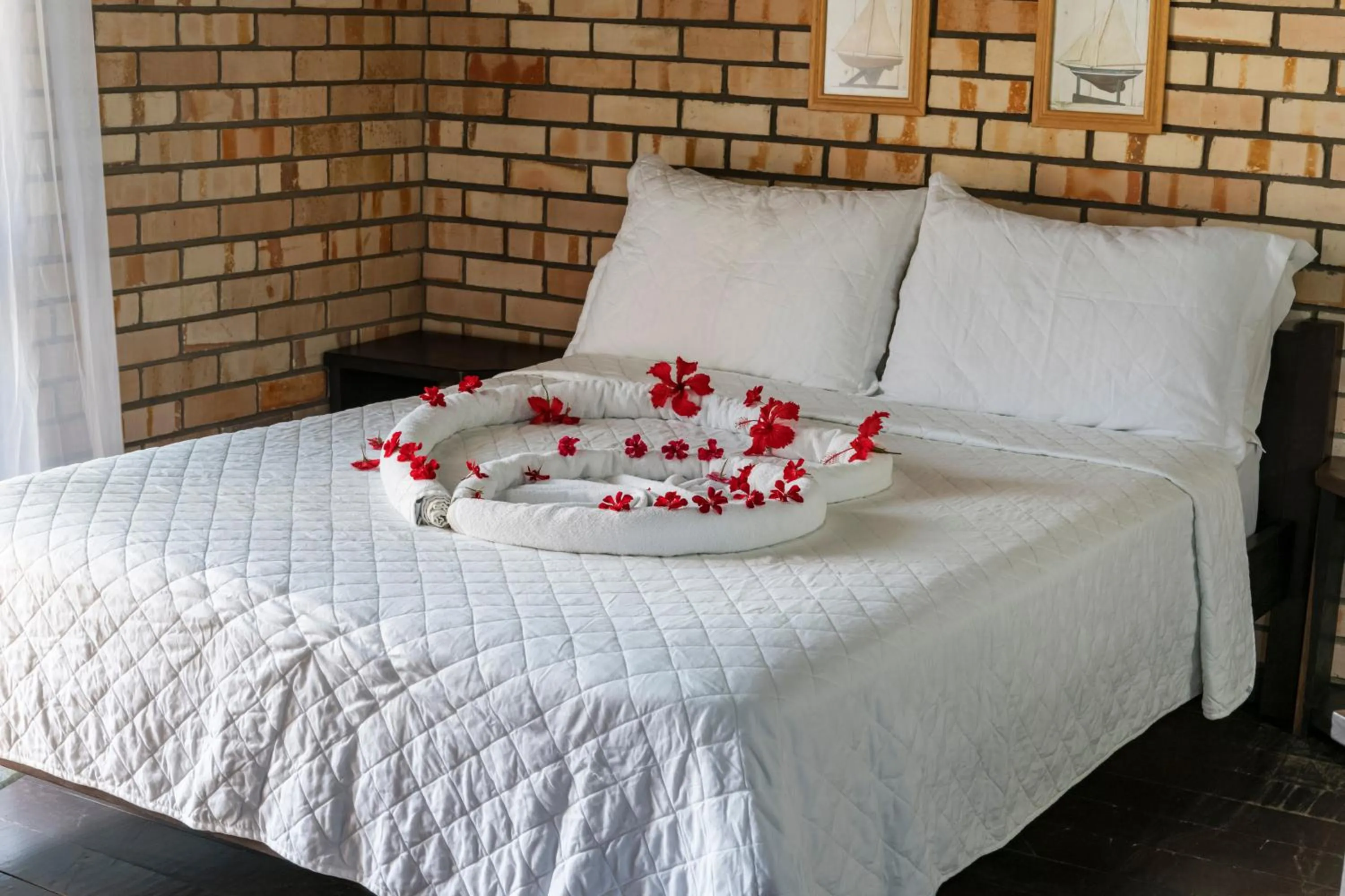 Photo of the whole room, Bed in Pousada Albacora