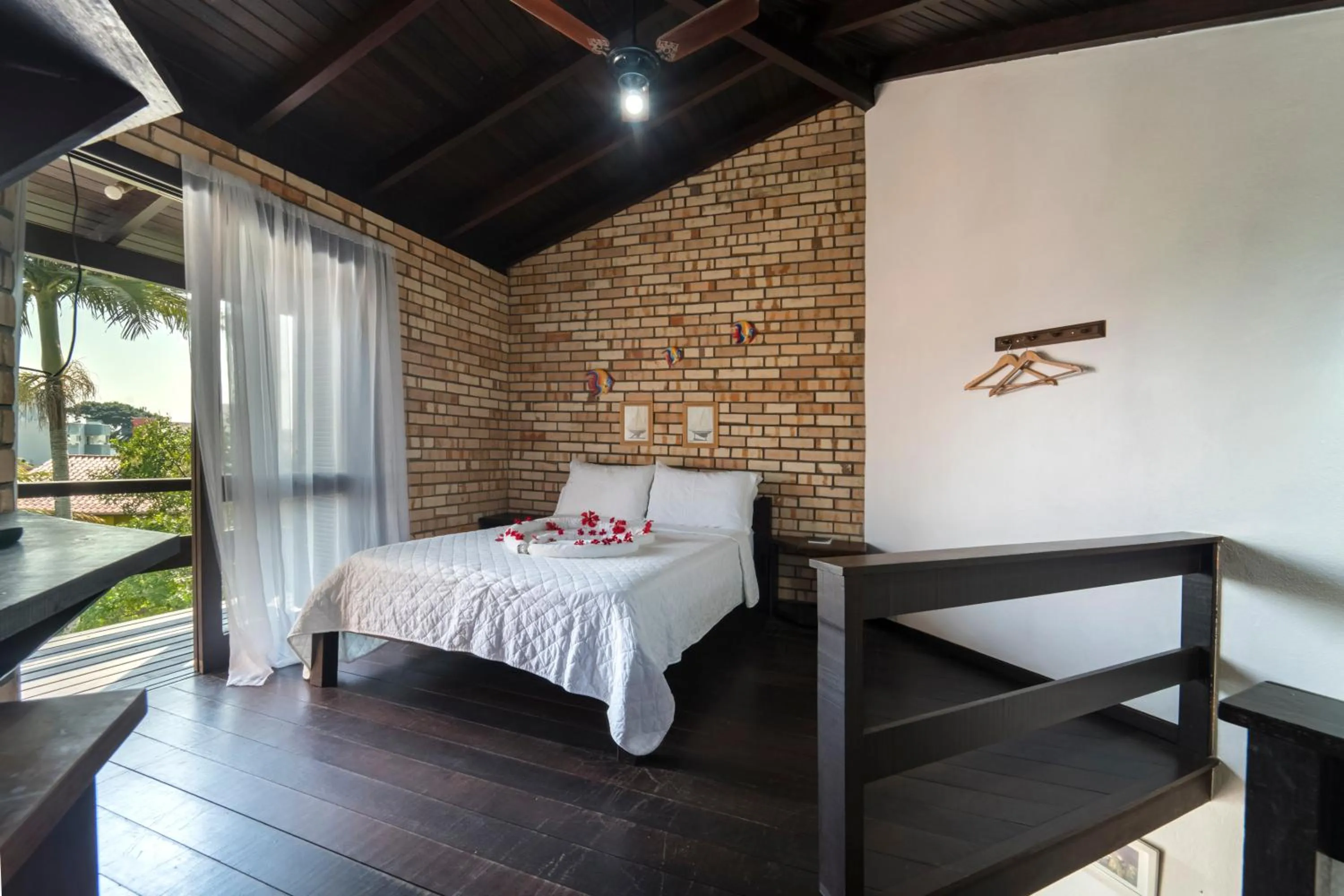 Photo of the whole room, Bed in Pousada Albacora