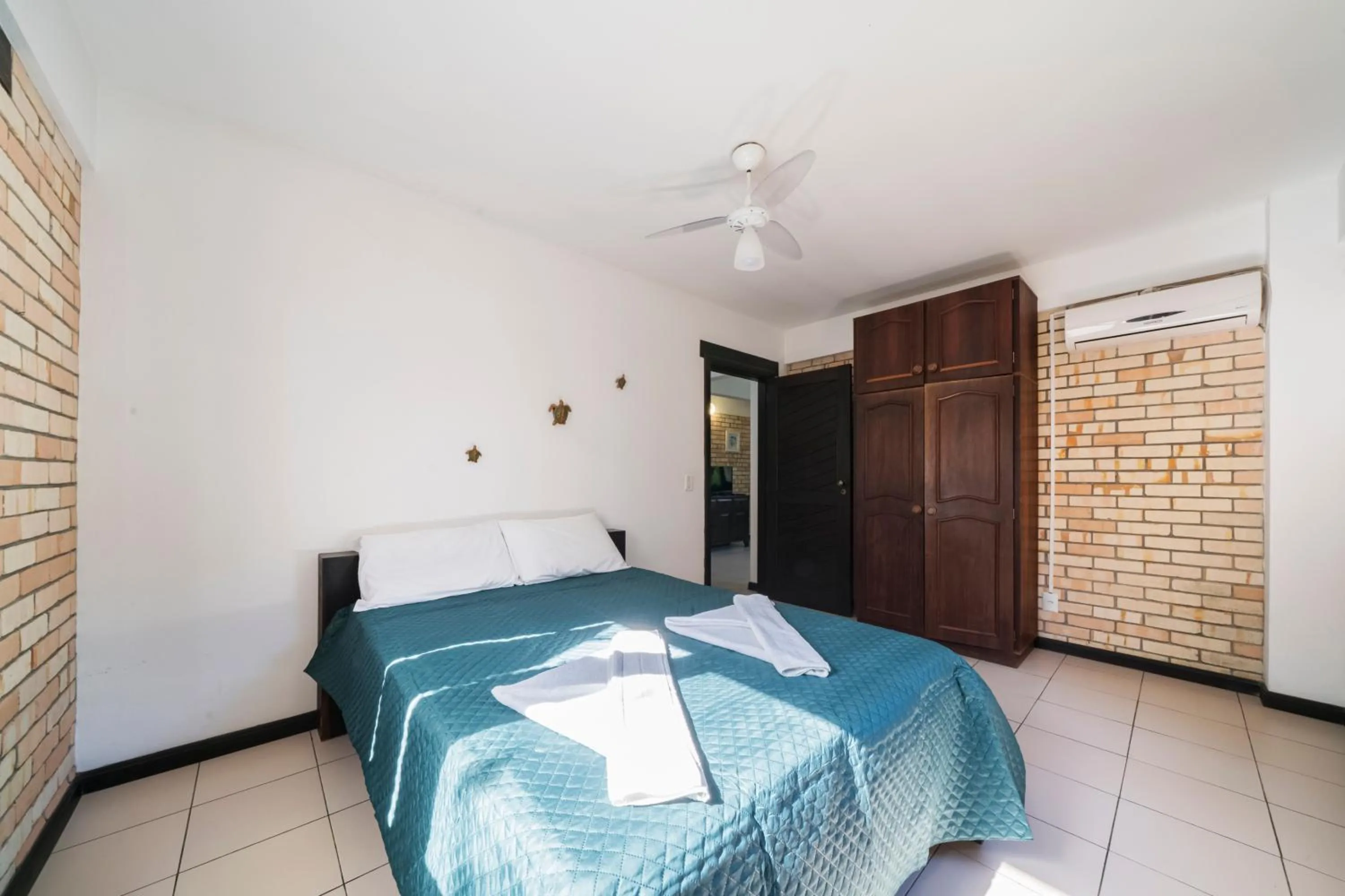 Photo of the whole room, Bed in Pousada Albacora