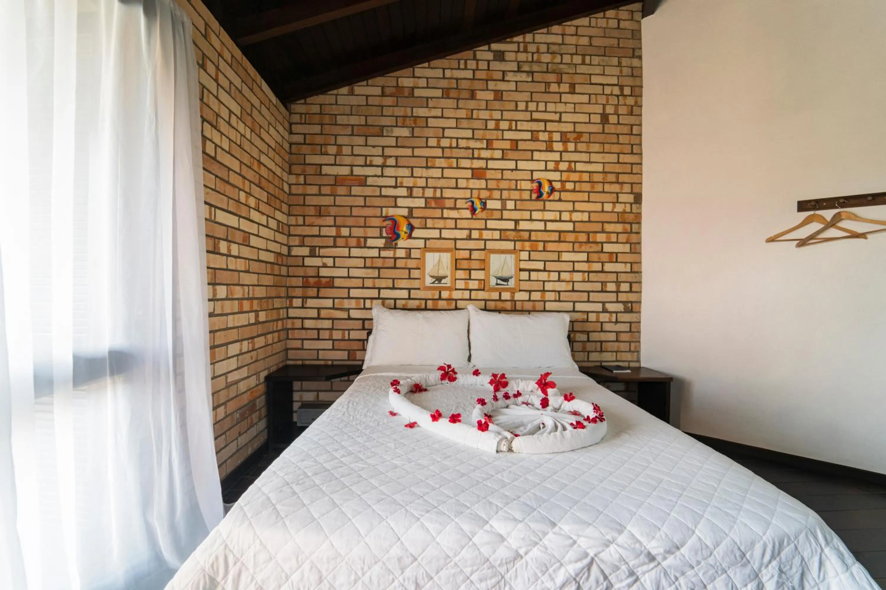 Bed in Pousada Albacora