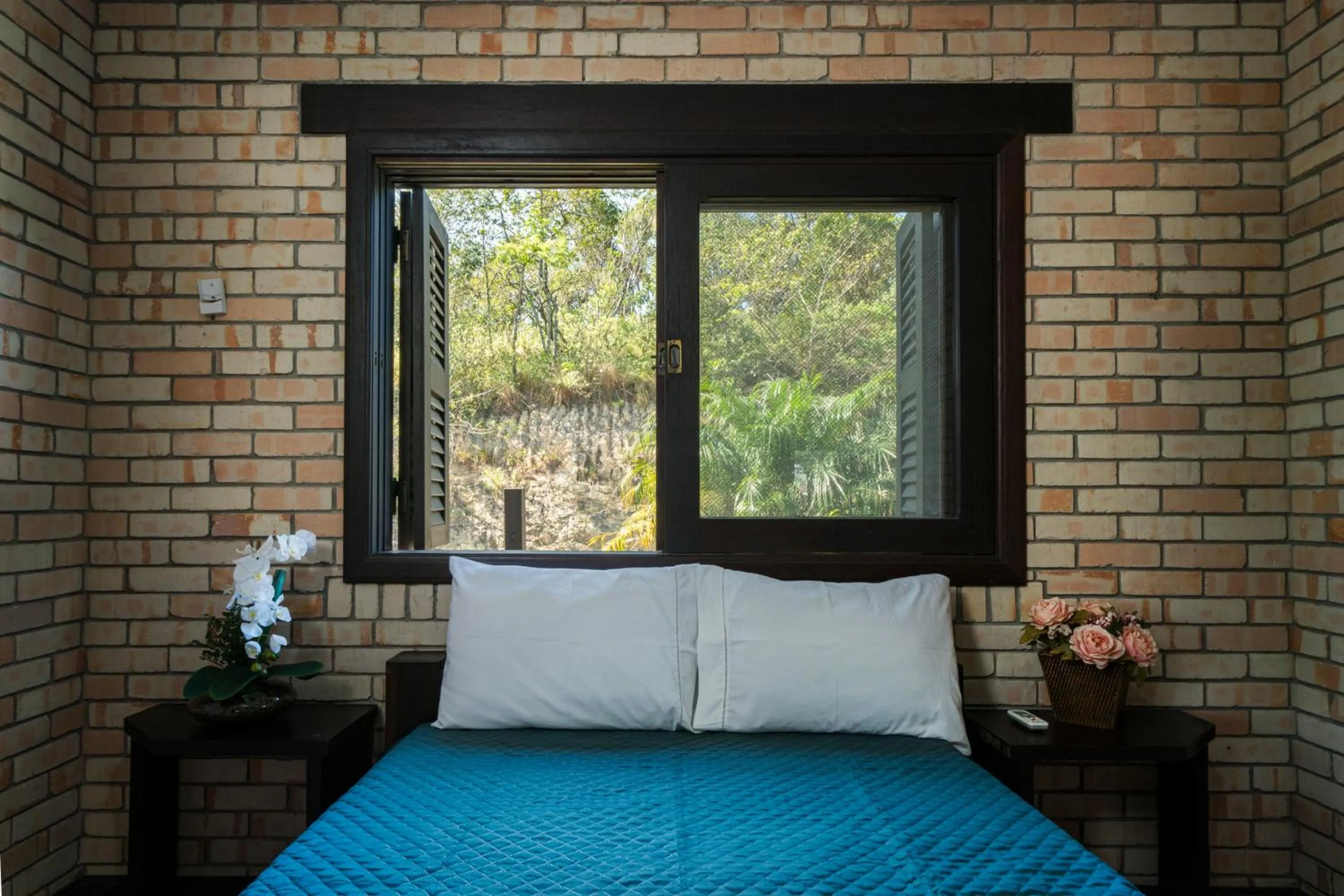 Photo of the whole room, Bed in Pousada Albacora