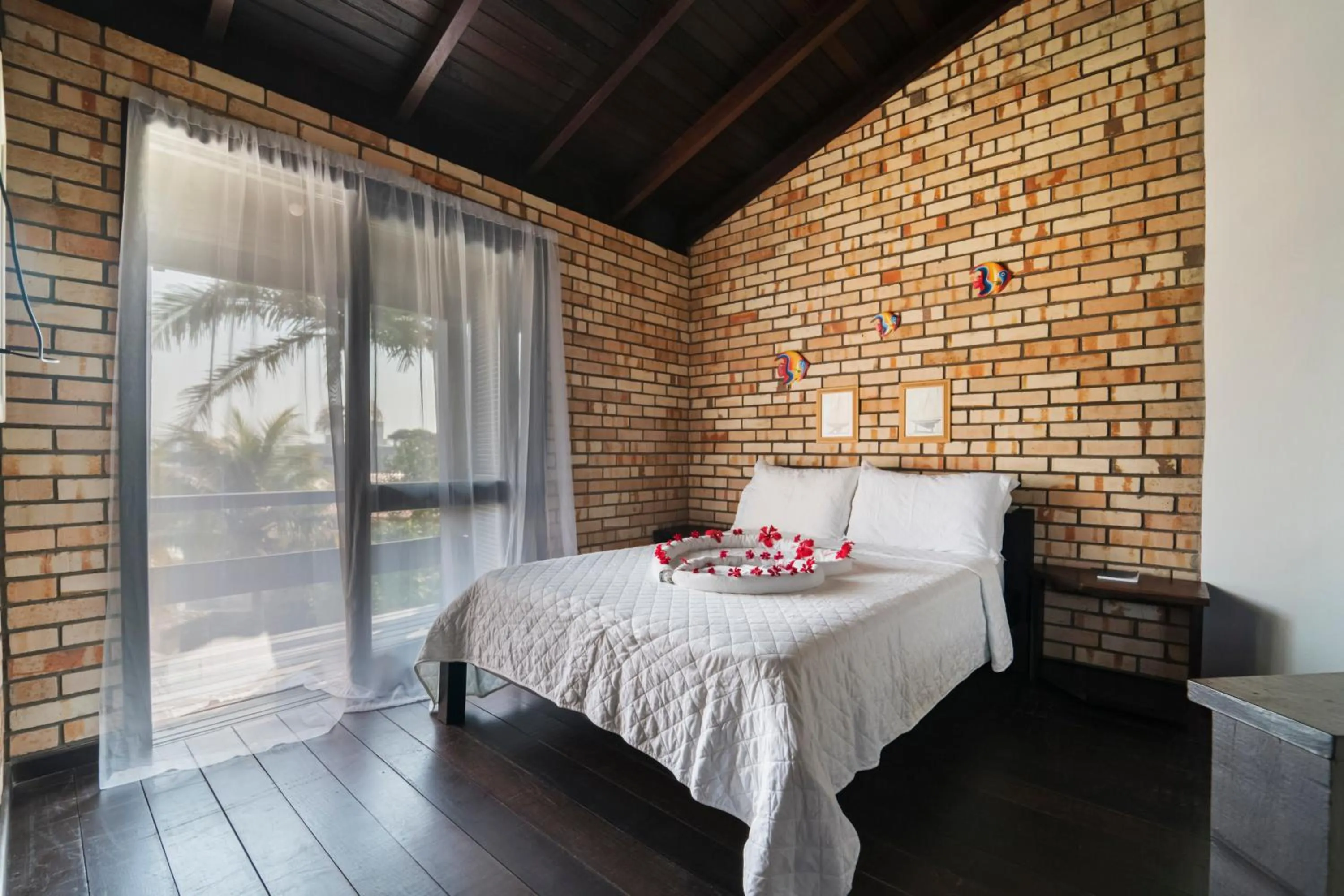 Photo of the whole room, Bed in Pousada Albacora