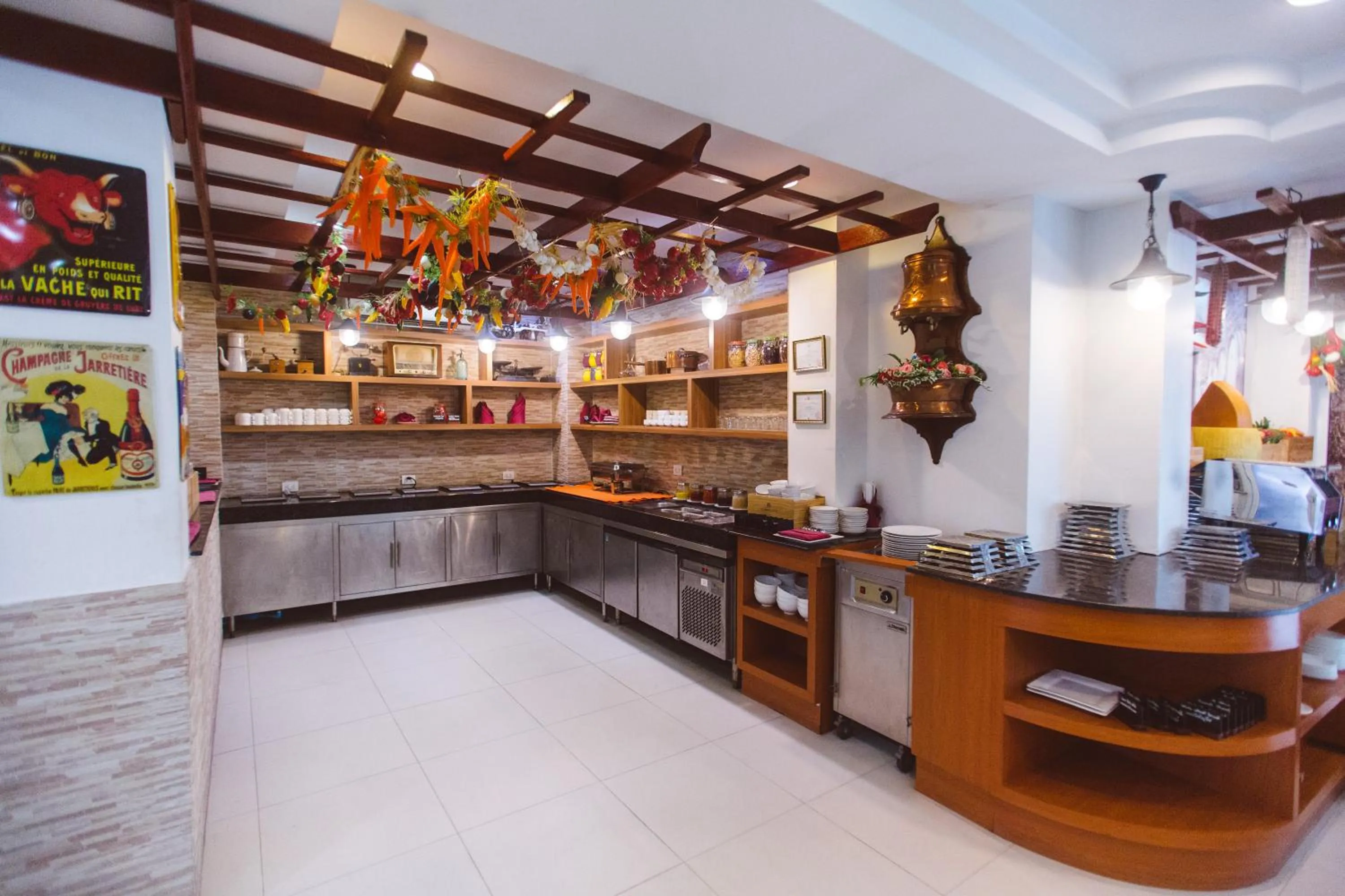 Restaurant/places to eat in Best Western Royal Buriram