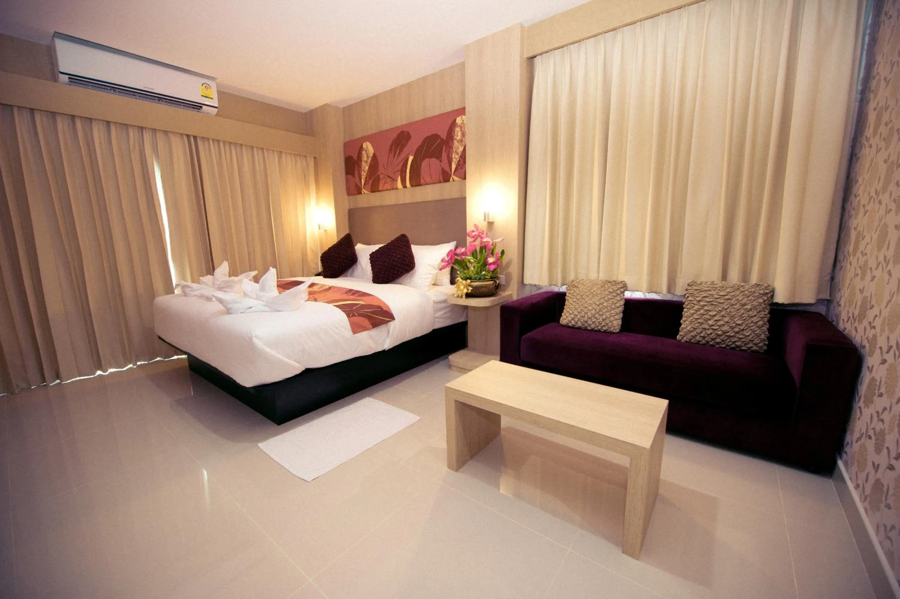 Bed in Best Western Royal Buriram