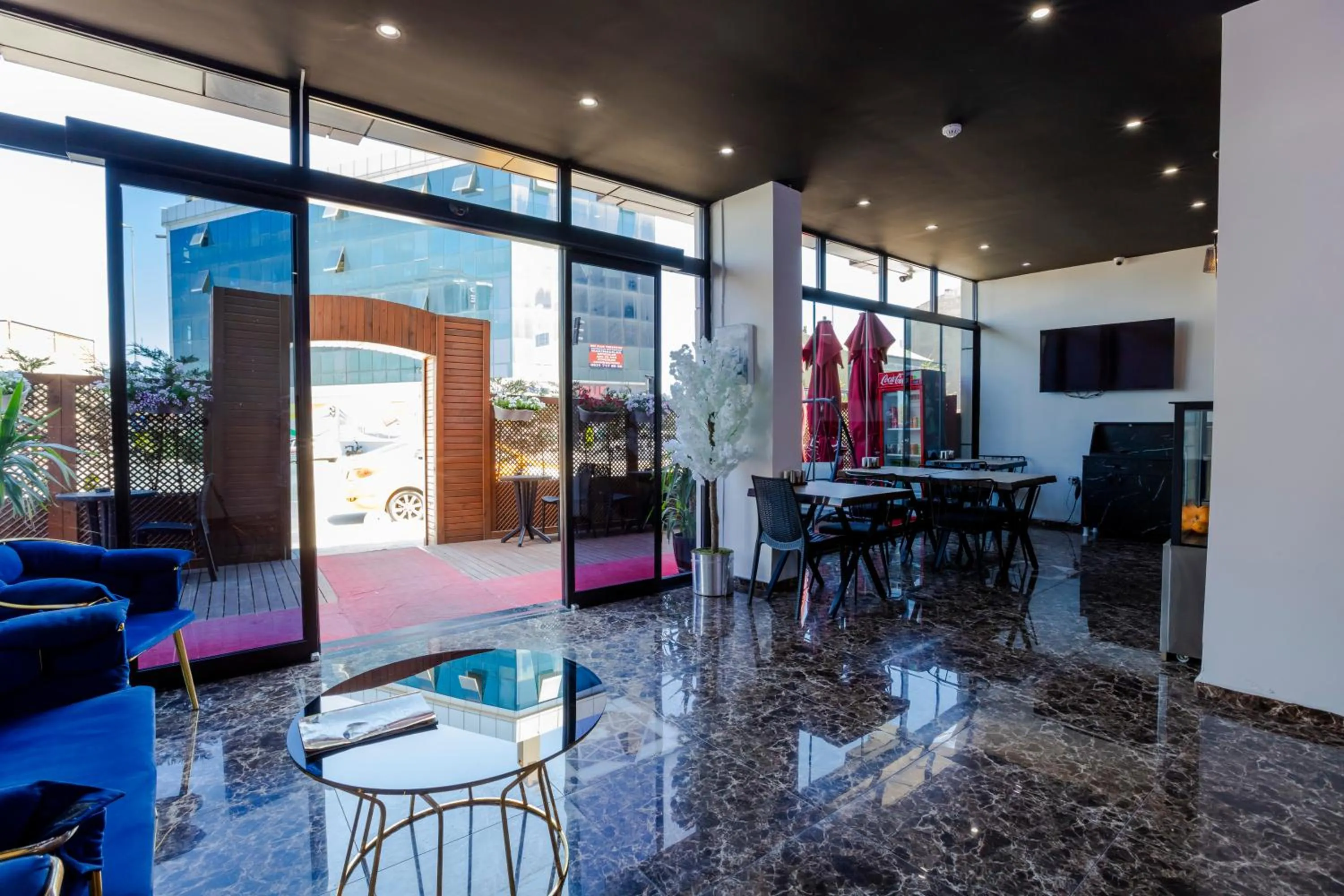 Restaurant/places to eat in Acar Airport Hotel