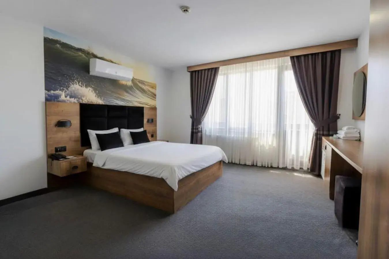 King Suite with Balcony in Acar Airport Hotel King Suite with Balcony in Acar Airport Hotel