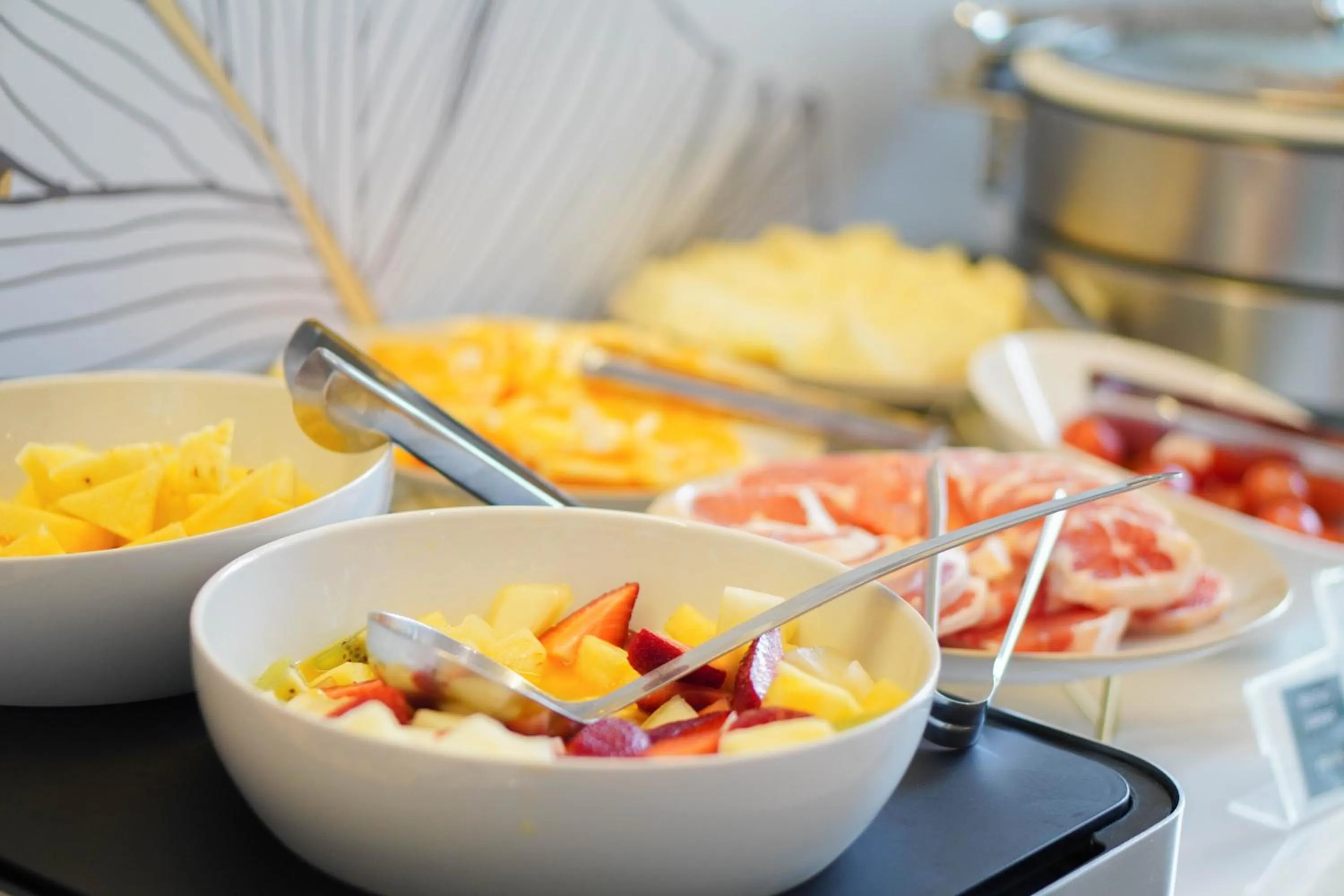 Buffet breakfast in Hotel Solerios Mansa