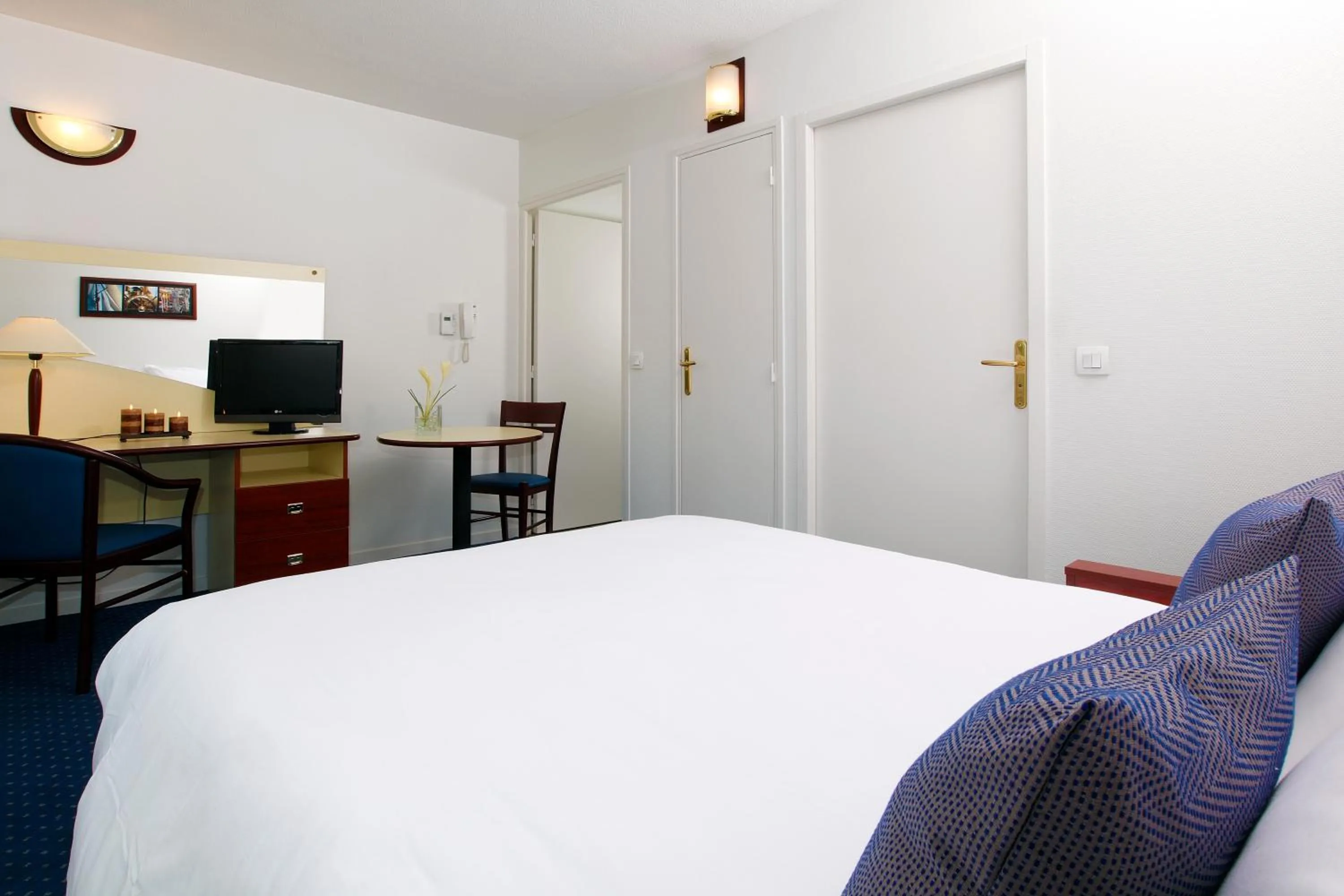 Bed in Appart'City Classic Clermont Ferrand Centre