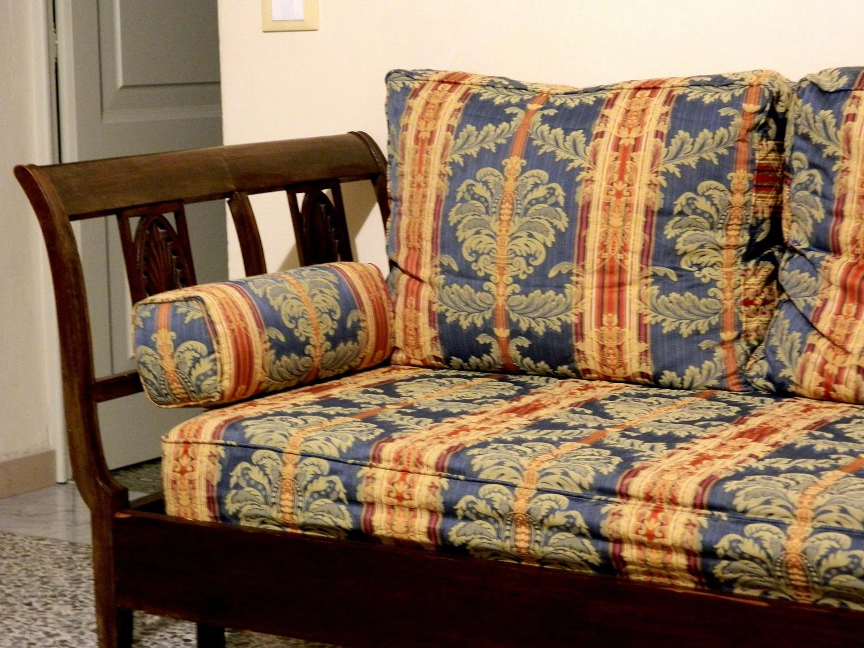 Decorative detail in Il Campanile B&B