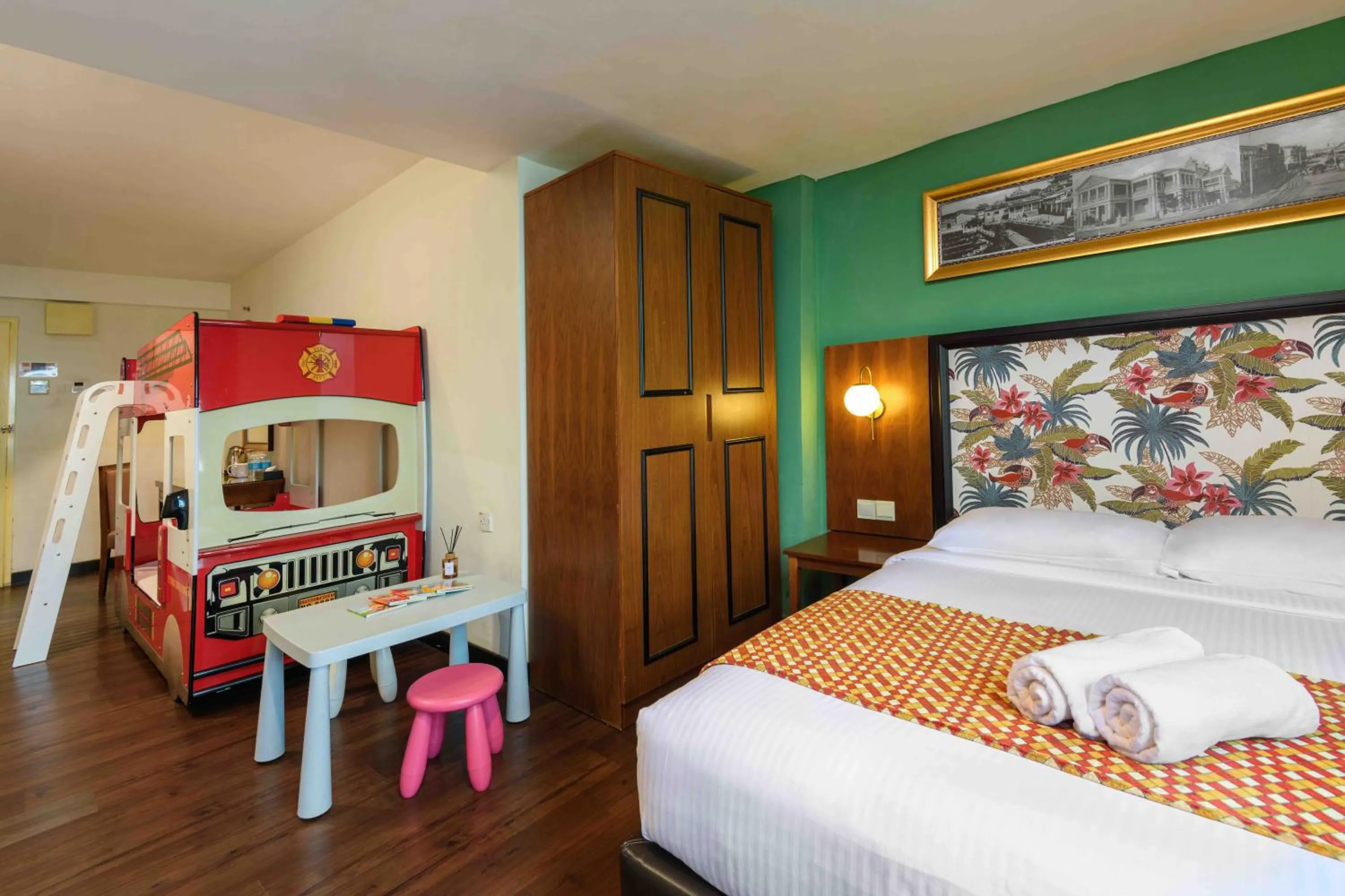 View (from property/room), Bed in Armenian Street Heritage Hotel