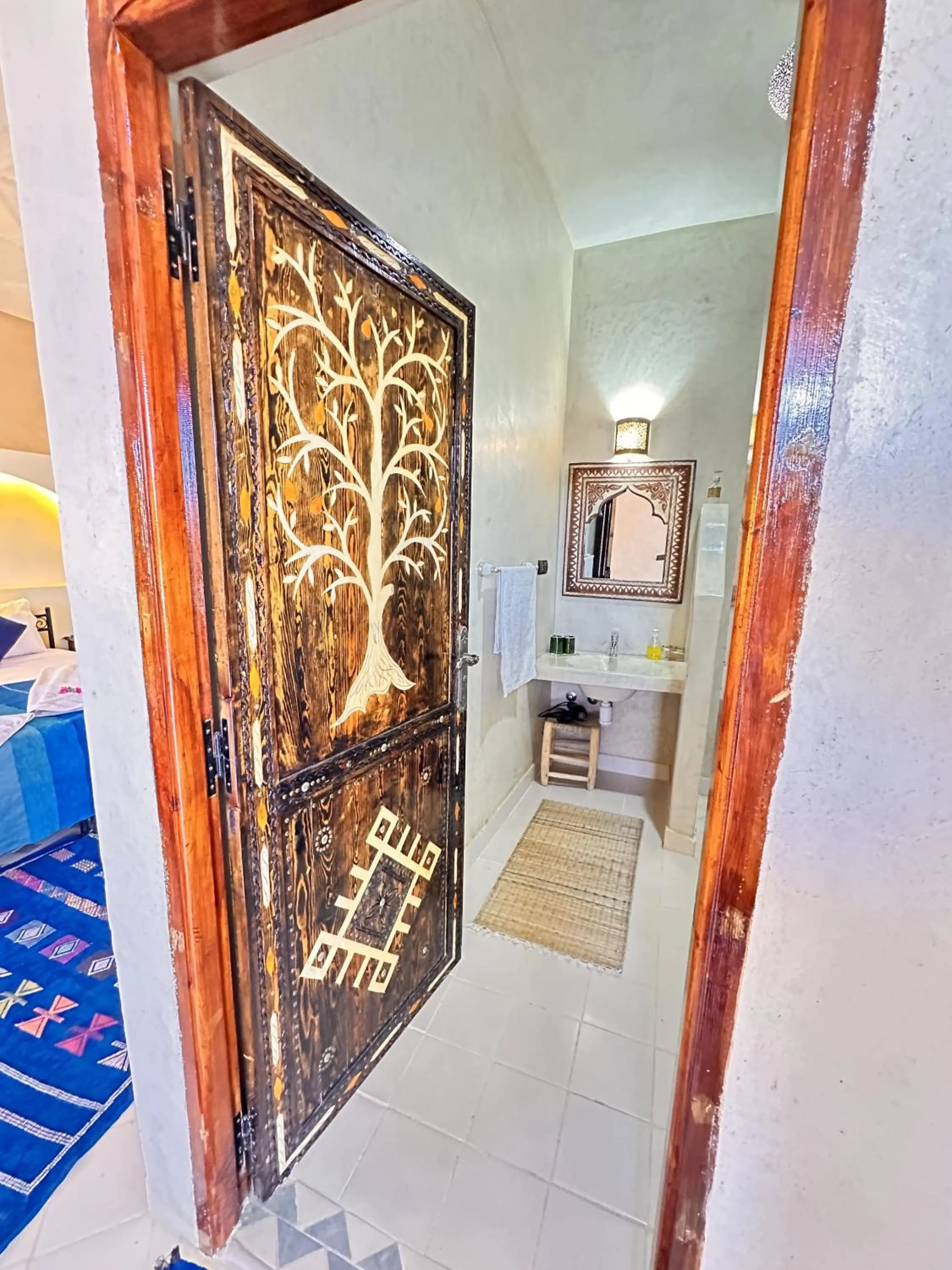 Kitchen or kitchenette in Oasis Tilogui-Luxury Hotel Restaurant and Desert Excursions In Zagora