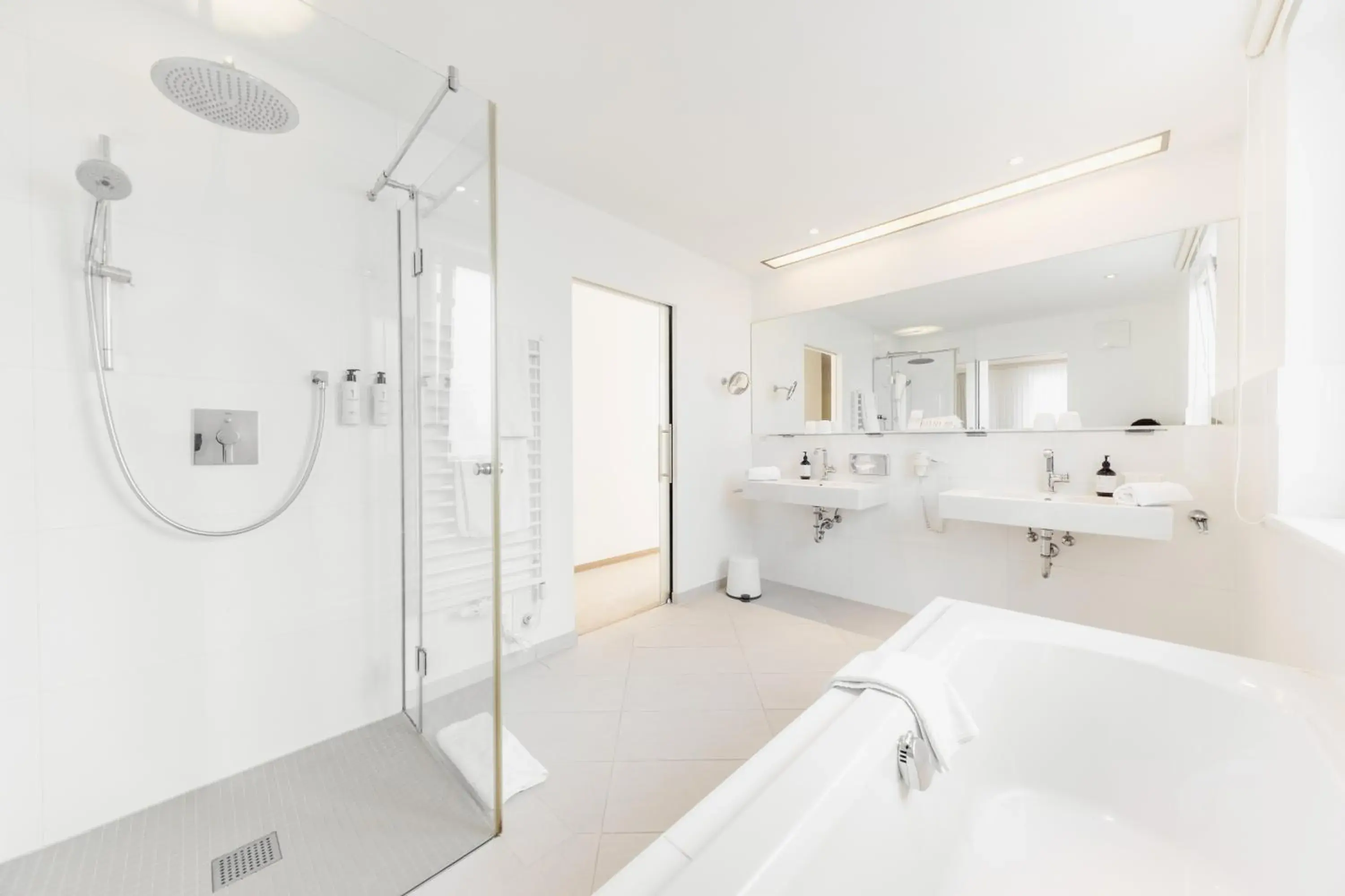 Suite - single occupancy in Seehotel Dr. Jilly Suite - single occupancy in Seehotel Dr. Jilly