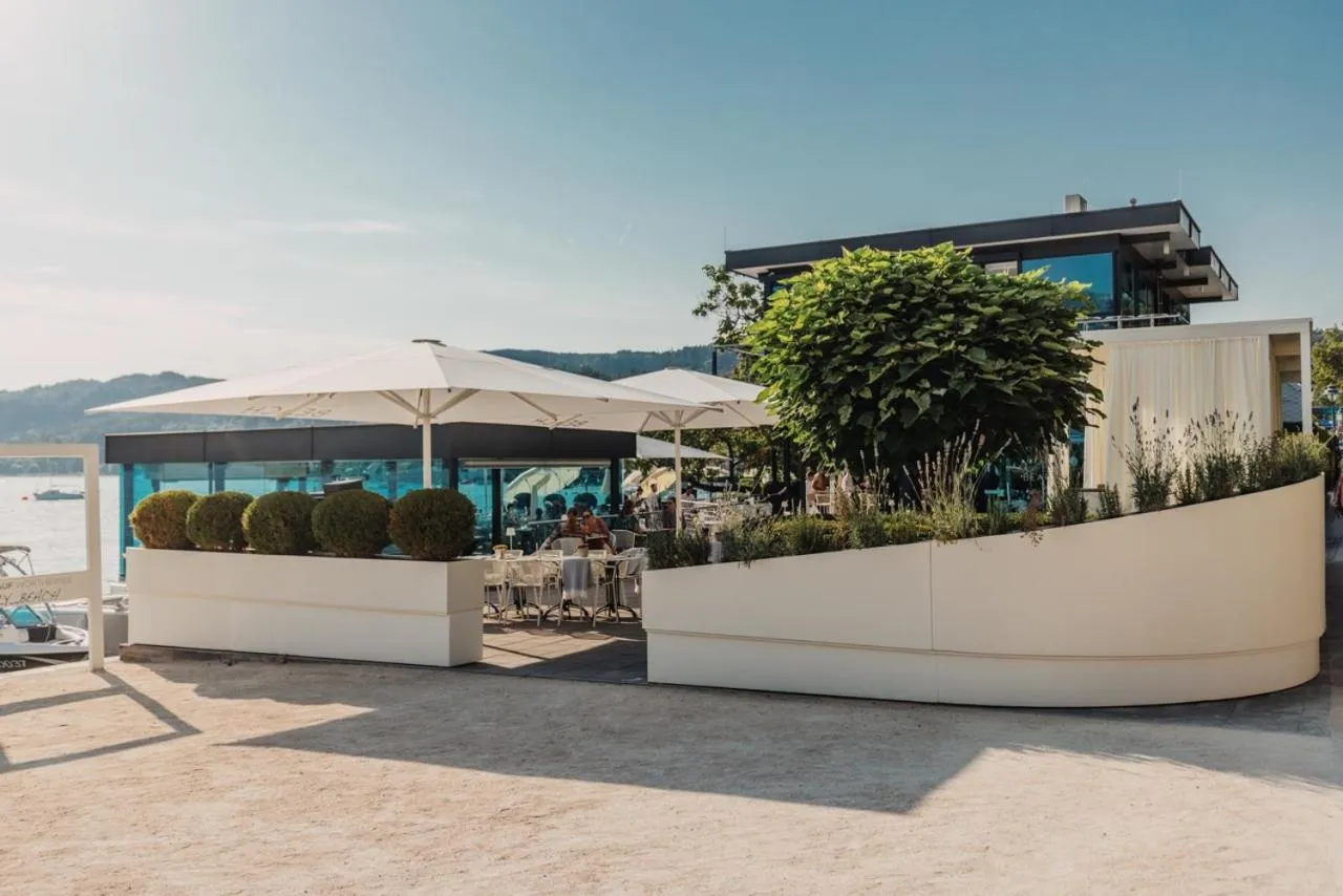 Restaurant/places to eat in Seehotel Dr. Jilly