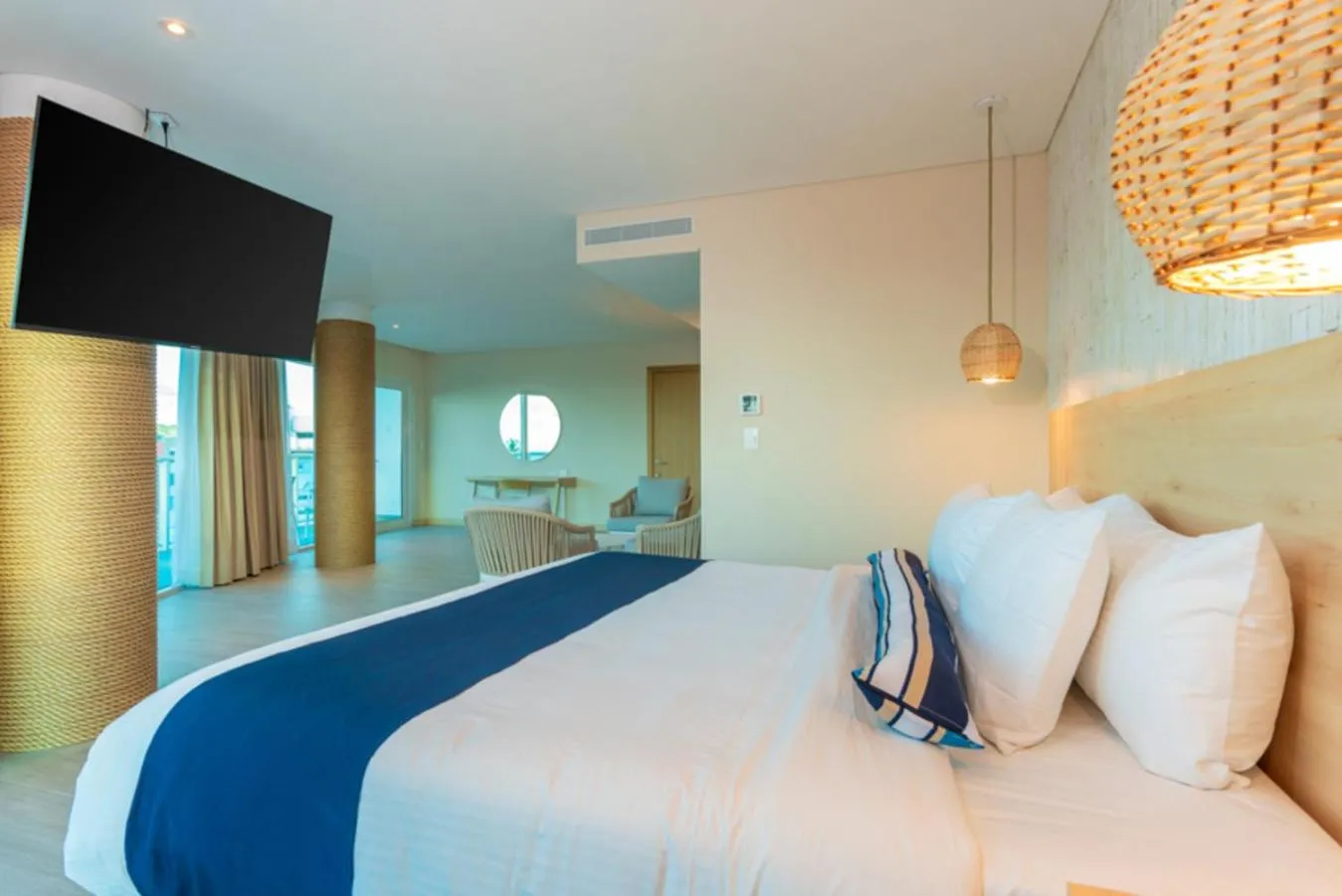 Bedroom, Bed in Aquamare Hotel