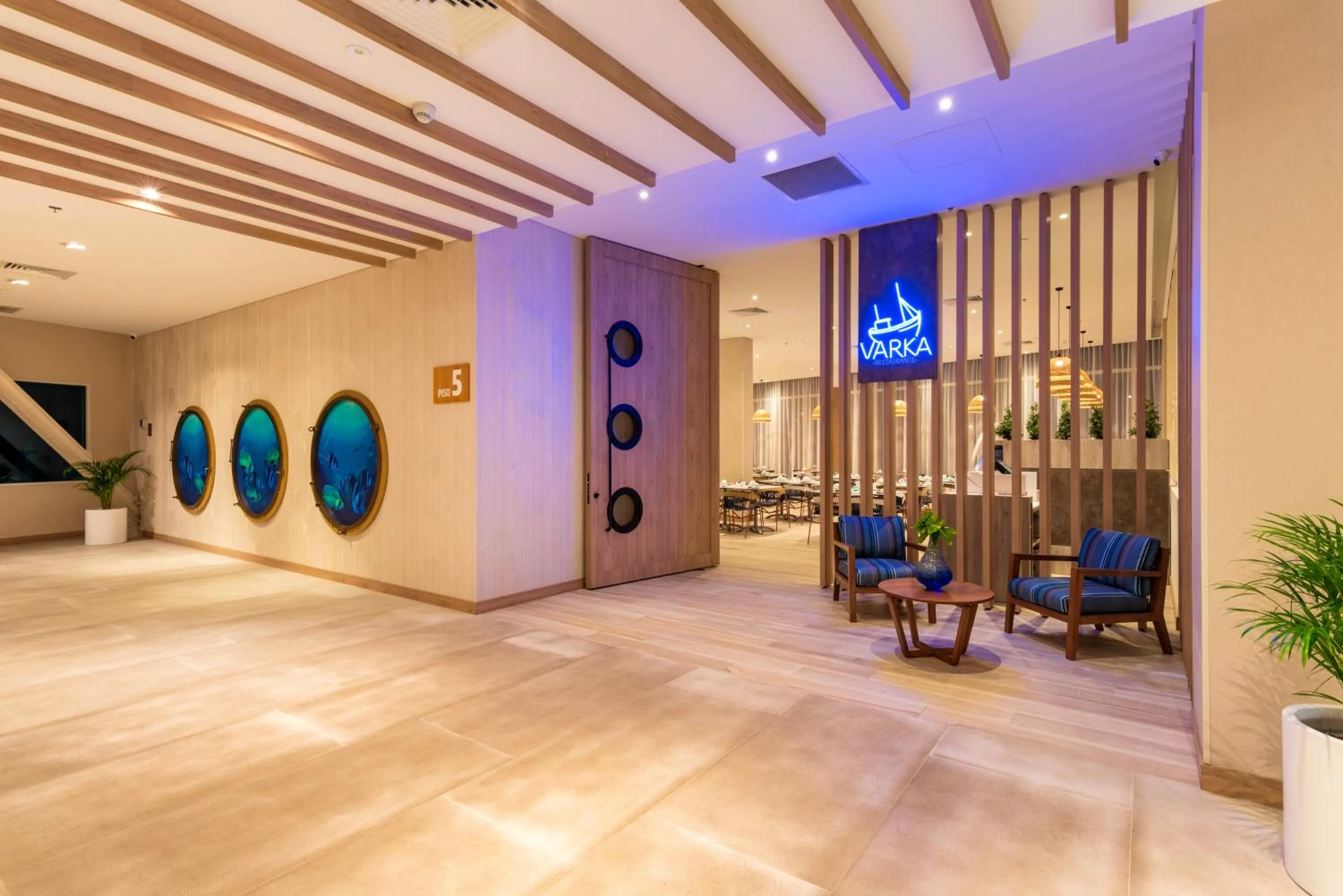 Restaurant/places to eat in Aquamare Hotel