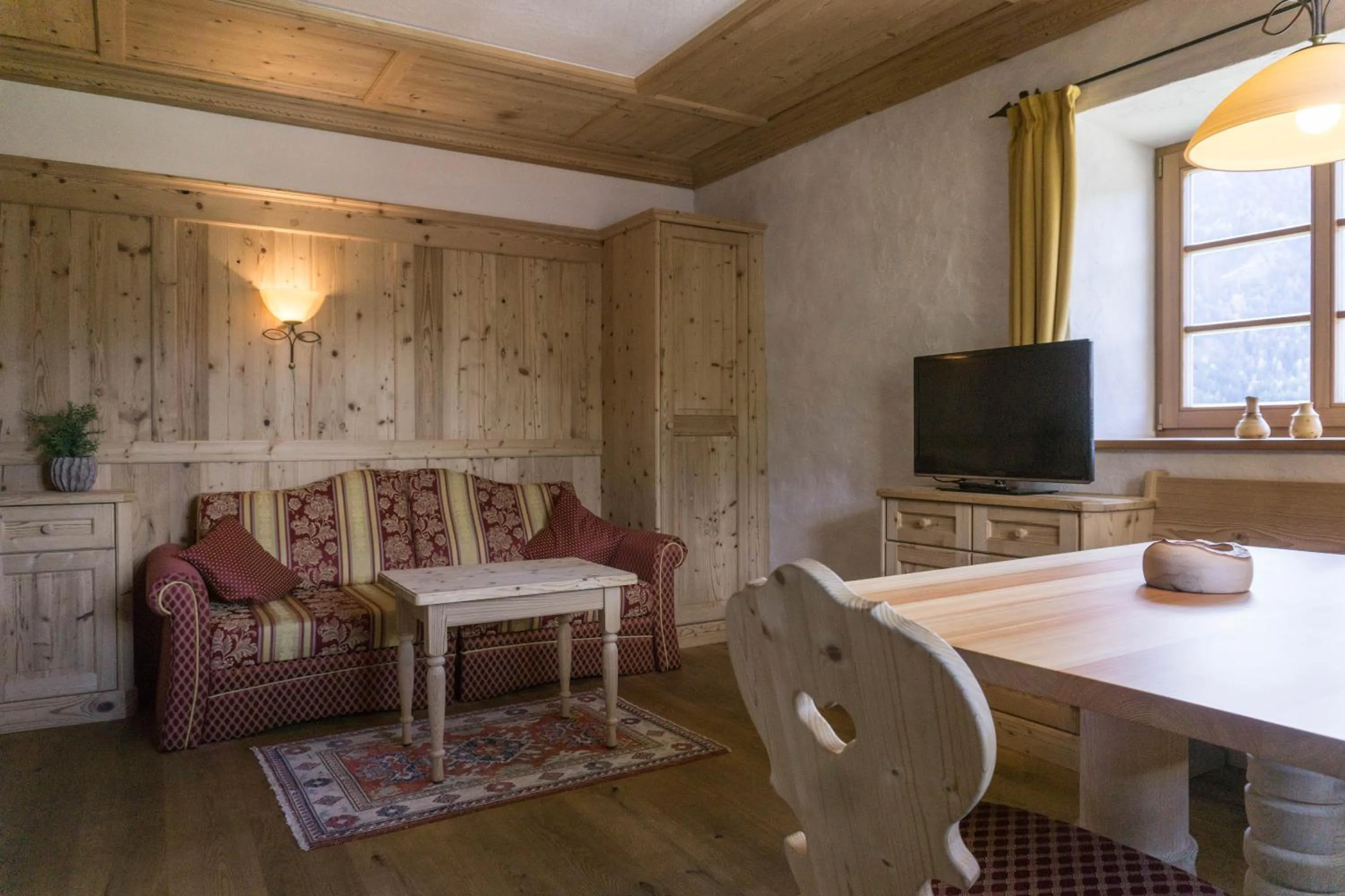 Photo of the whole room in B&B Ciastel