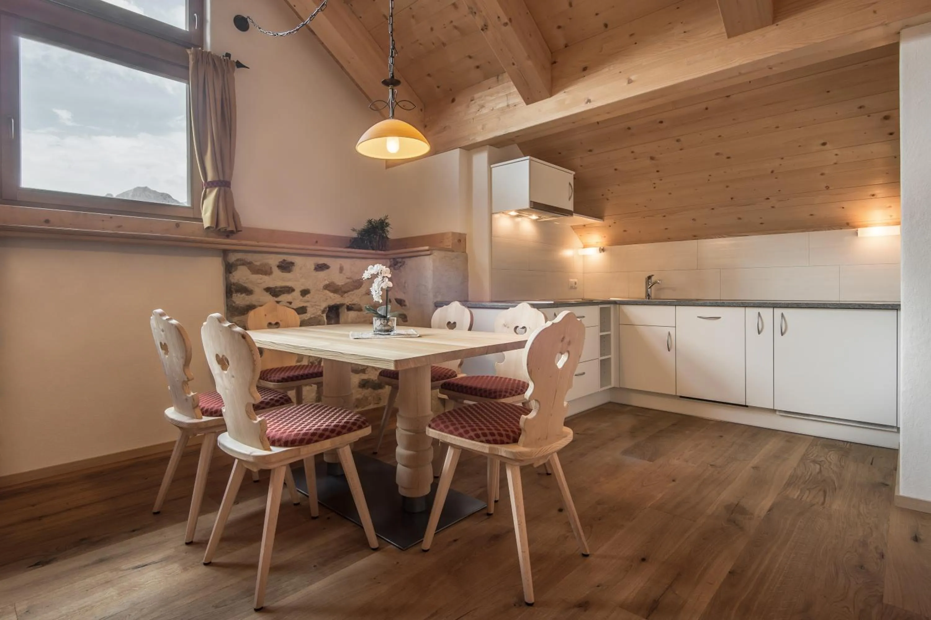 Photo of the whole room in B&B Ciastel