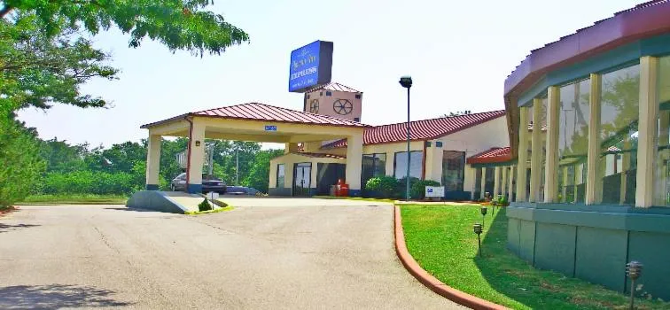 Property building in OK Hotel