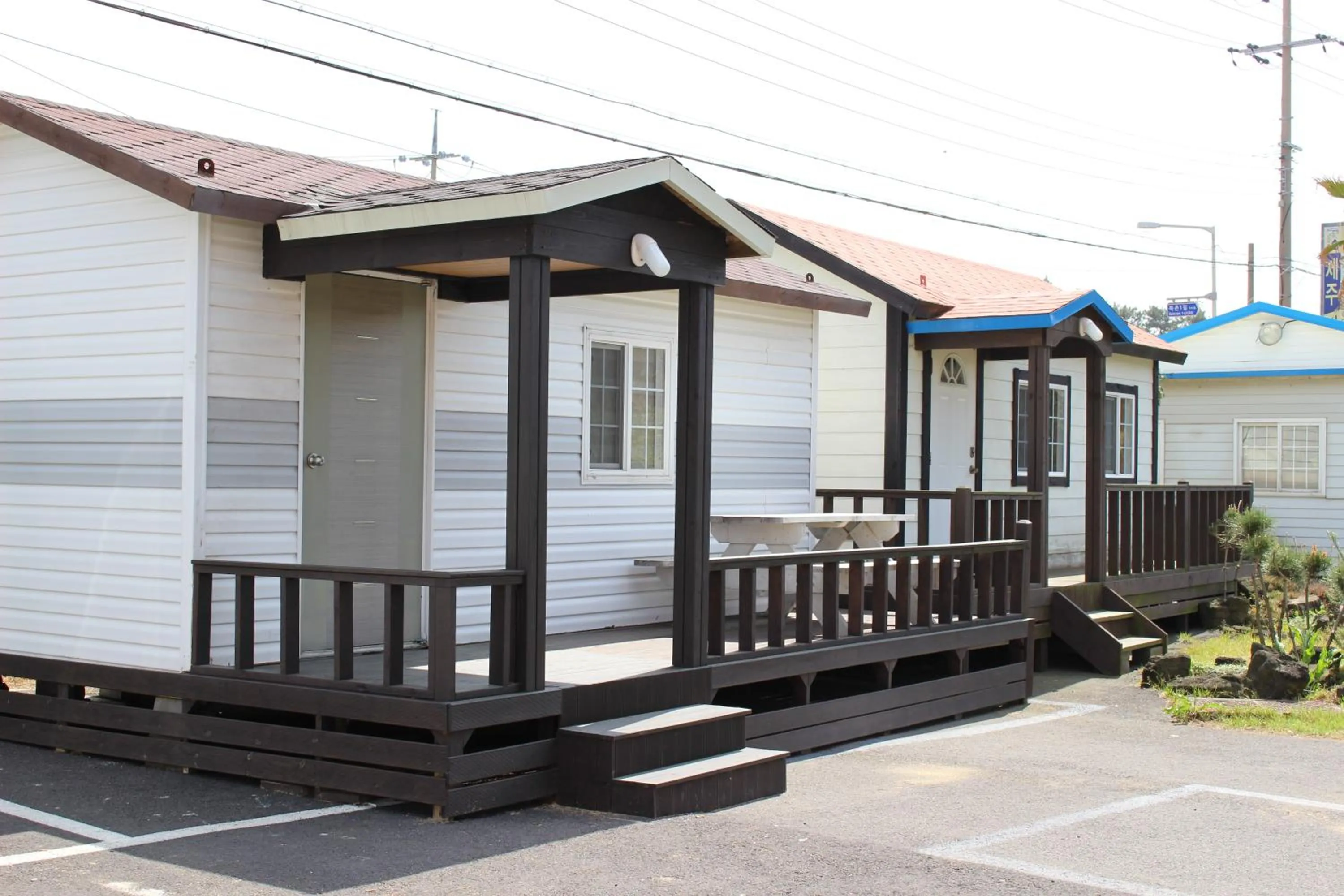 Property building in Jeju Feel House