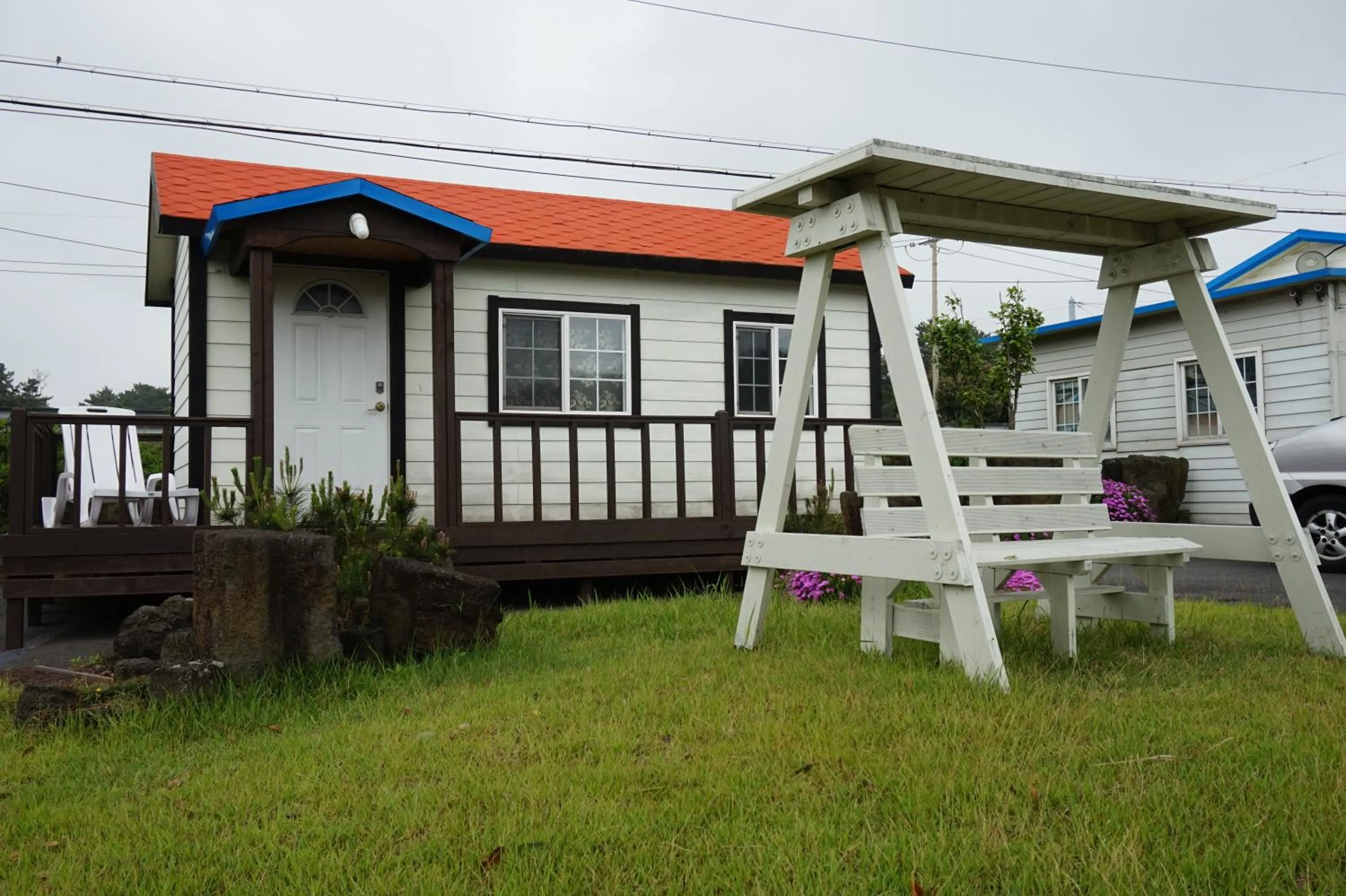 Property building in Jeju Feel House