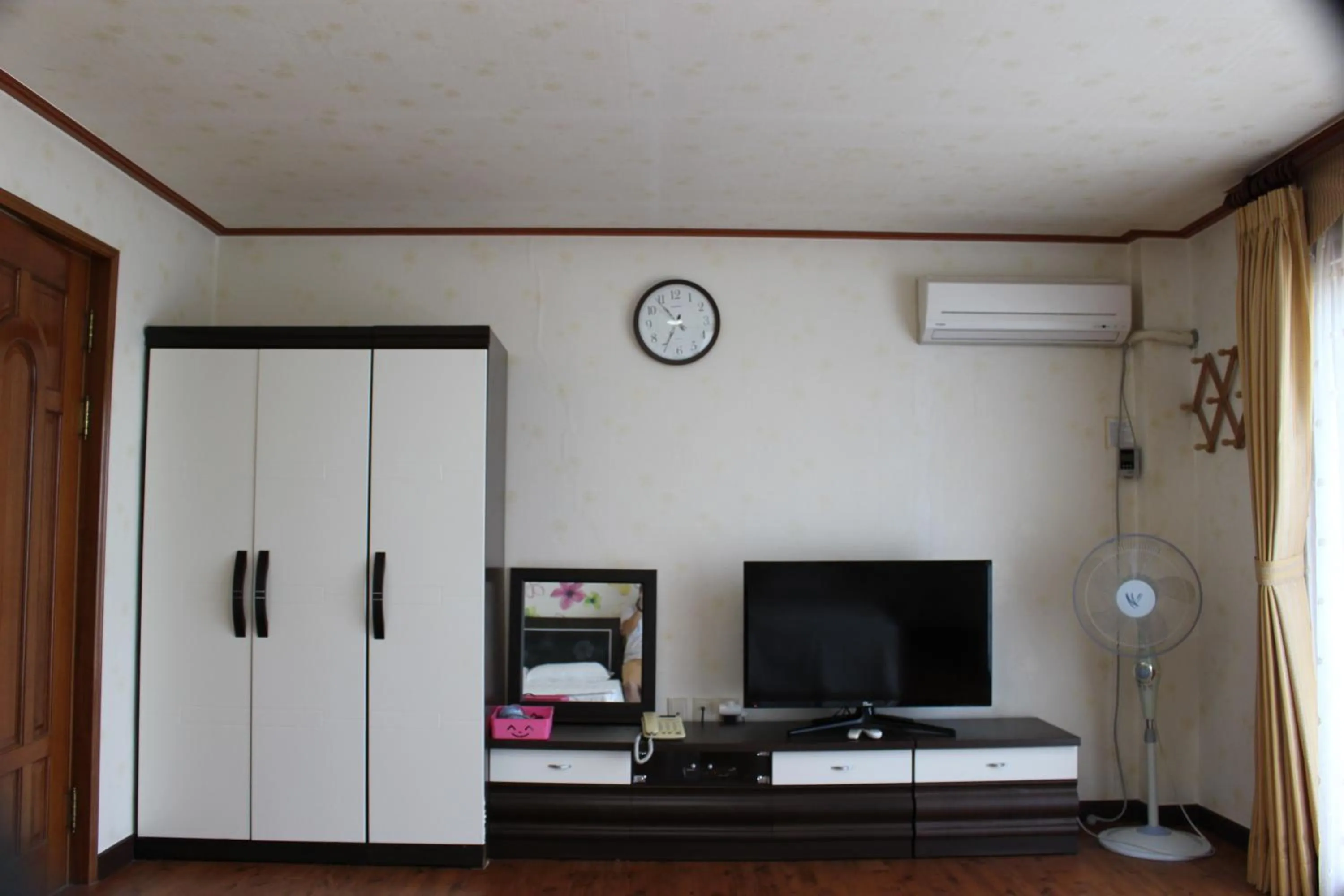 TV and multimedia in Jeju Feel House