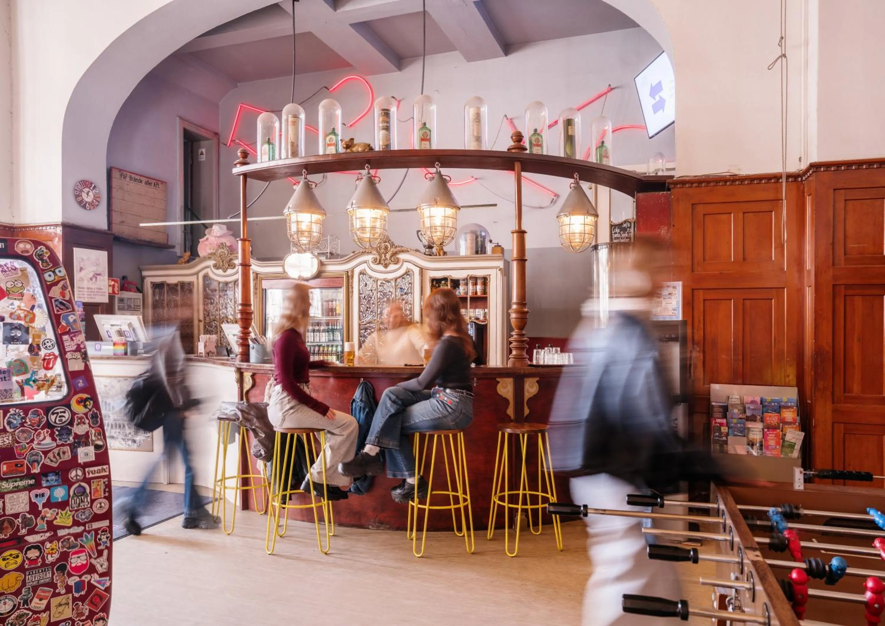 Property building in Three Little Pigs Hostel - Your Berlin Castle