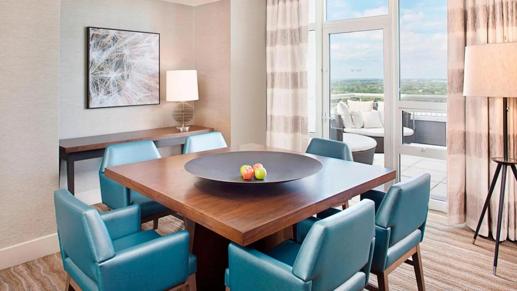 Living room in The Westin Chicago North Shore