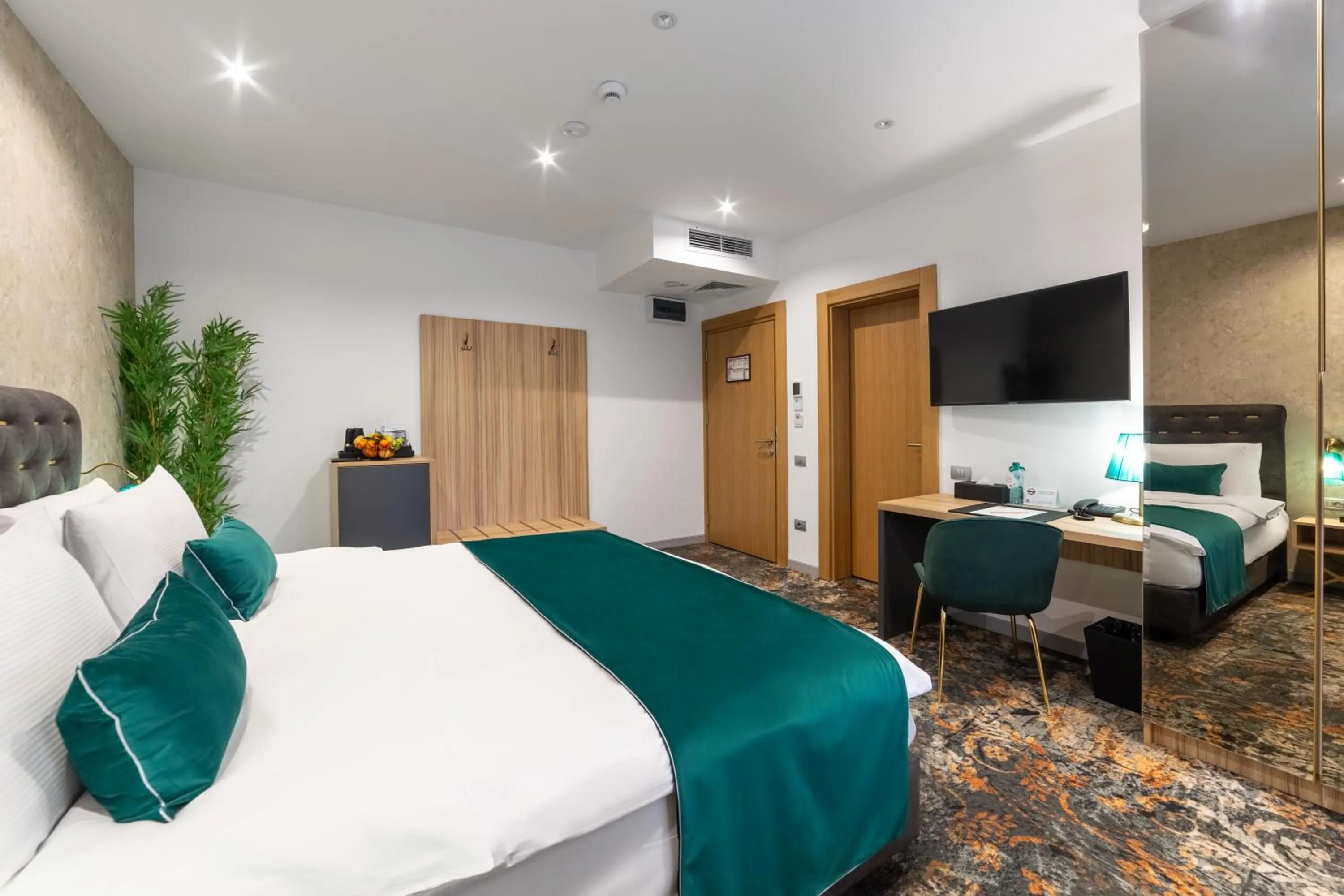 Bed in Tomis Garden Bucuresti