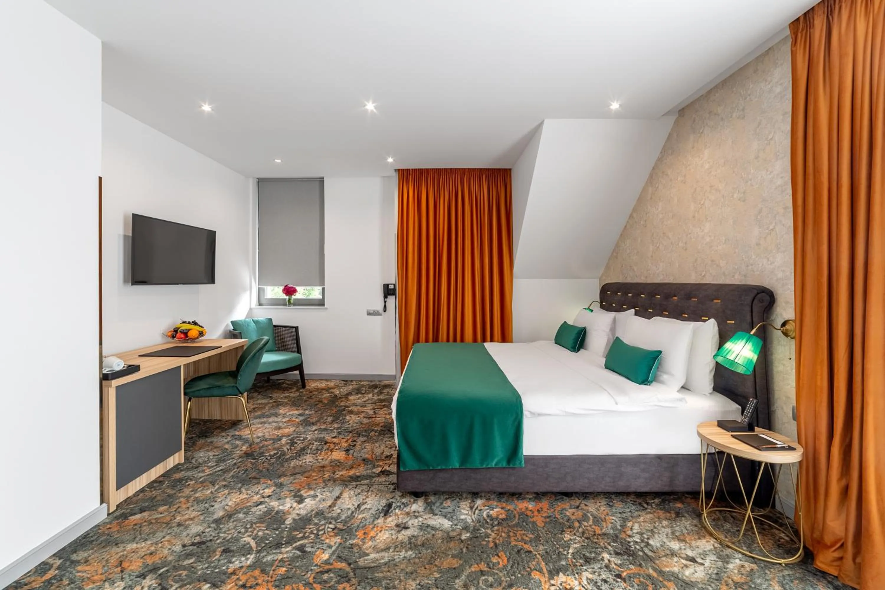 Bed in Tomis Garden Bucuresti