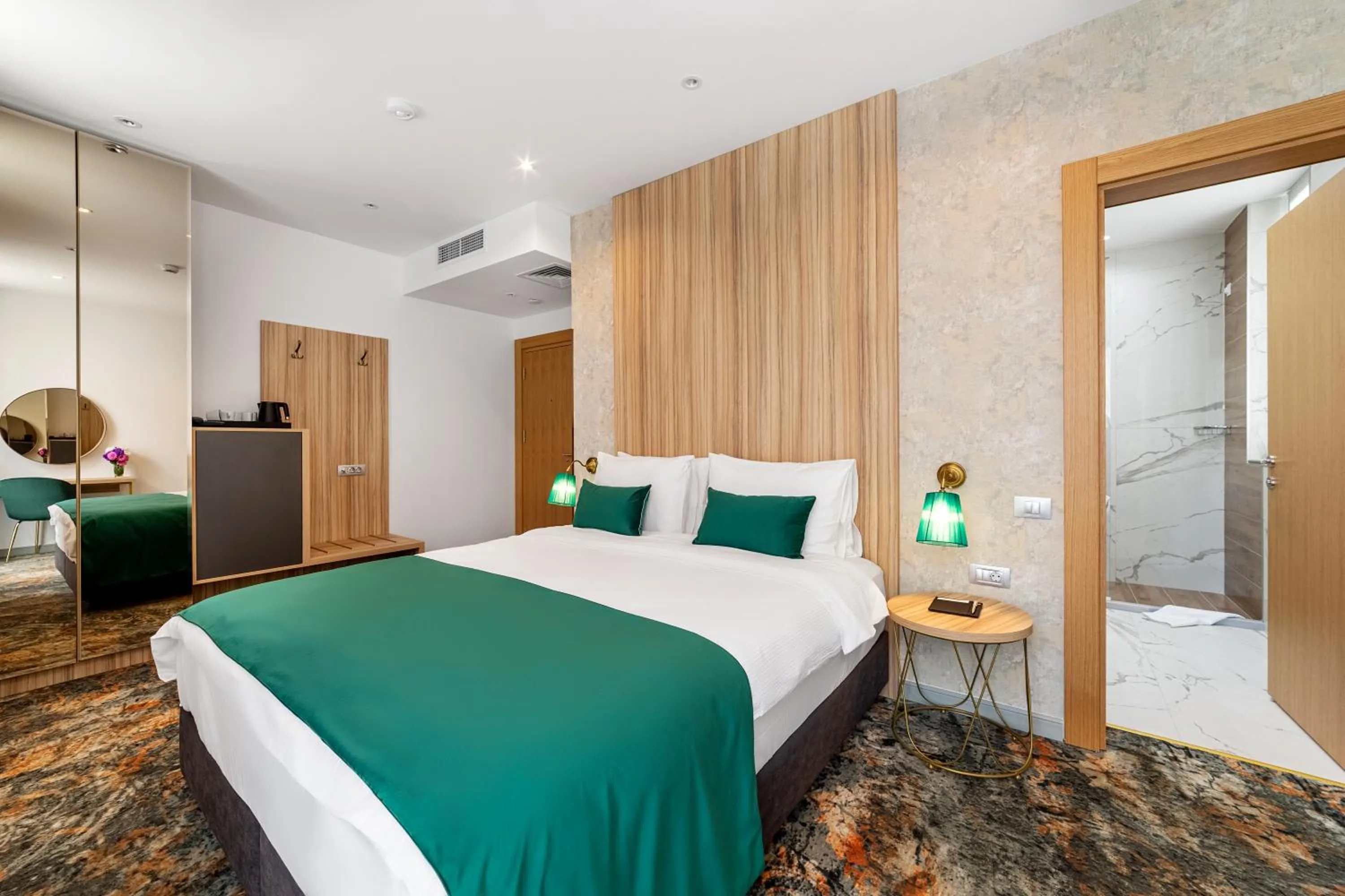 Bed in Tomis Garden Bucuresti